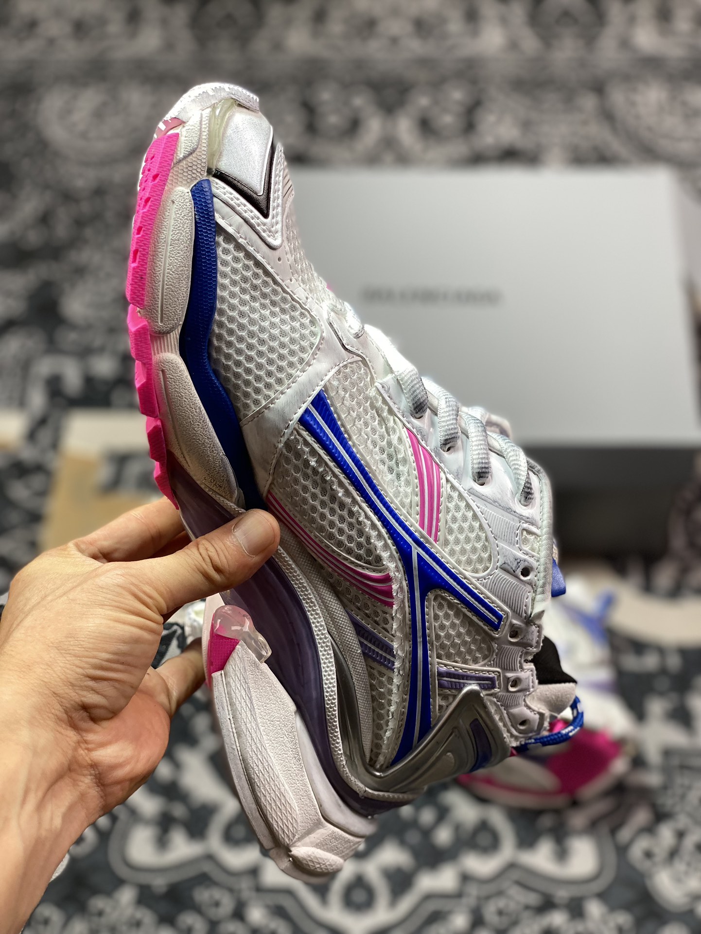 巴黎世家BALENCIAGA Runner Sneaker”White/Blue/Pink/Purple”2.0慢跑系列低帮跑鞋“2.0解构破坏白蓝粉紫”772774 W3RMU 9554