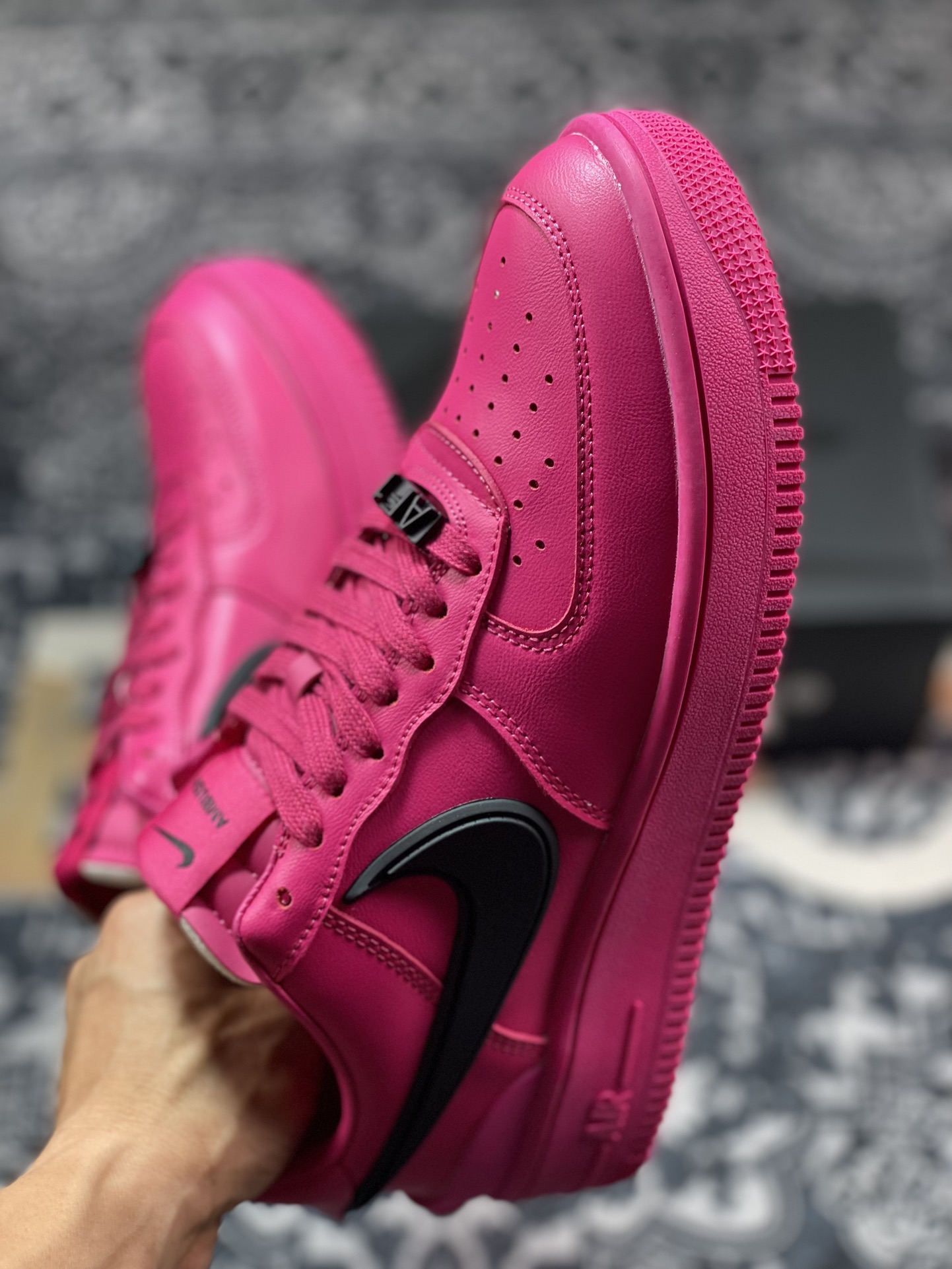 Nike推出AMBUSH x Nike Air Force 1 Low 系列，此系列均采用皮革结构 DV3464-200