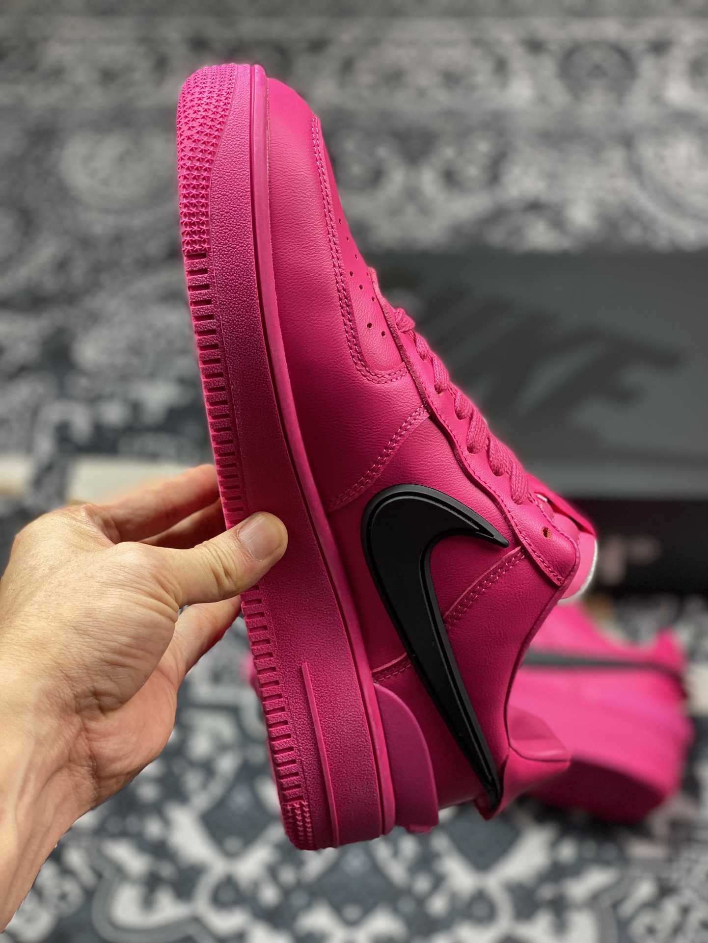 Nike推出AMBUSH x Nike Air Force 1 Low 系列，此系列均采用皮革结构 DV3464-200