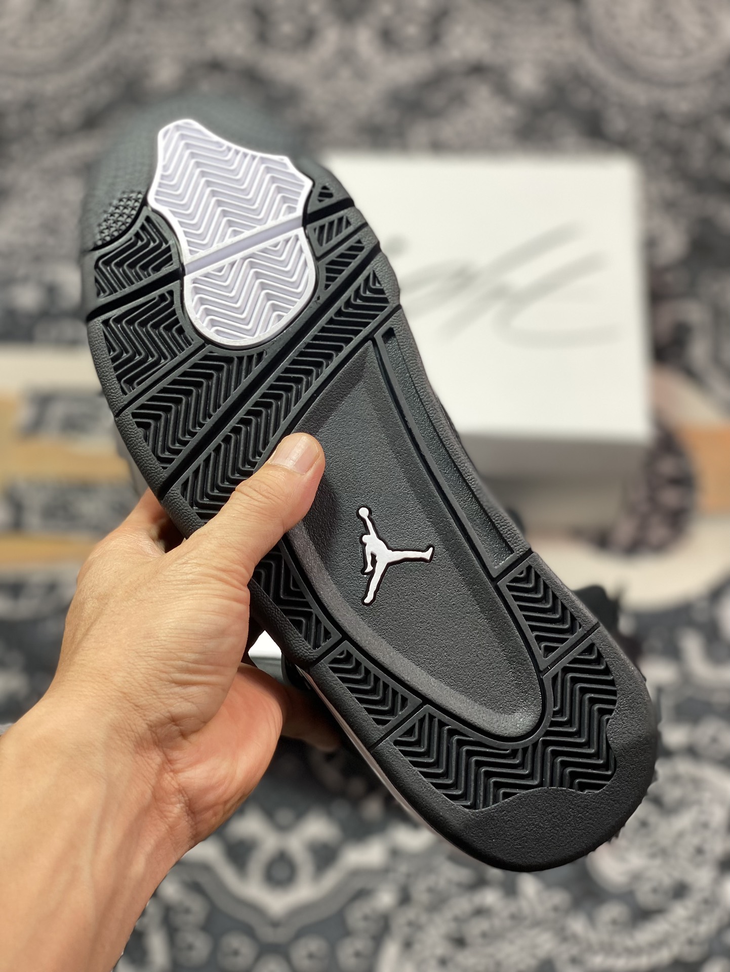 优选 Air Jordan AJ4 Retro 白黑雷公 FQ8138-001