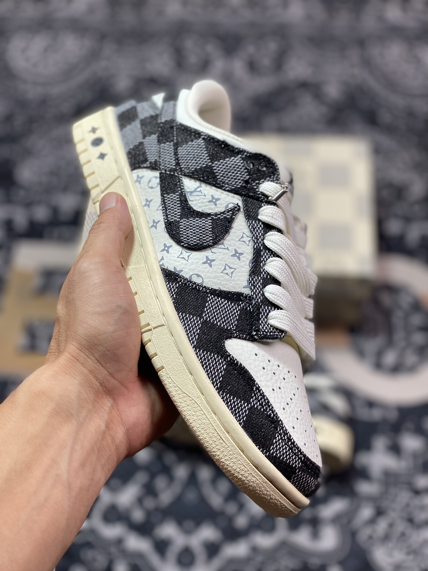 NK Dunk Low Retro ”DIY高端定制” LV白黑棋格牛仔 低帮休闲运动板鞋 XB3802-353