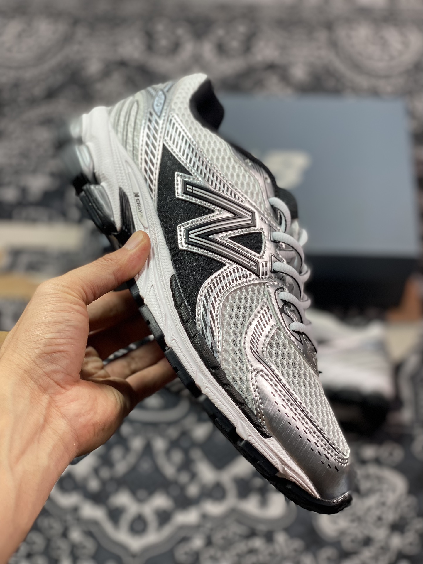 New Balance NB 860V2 防滑耐磨低帮跑步鞋 ML860XD