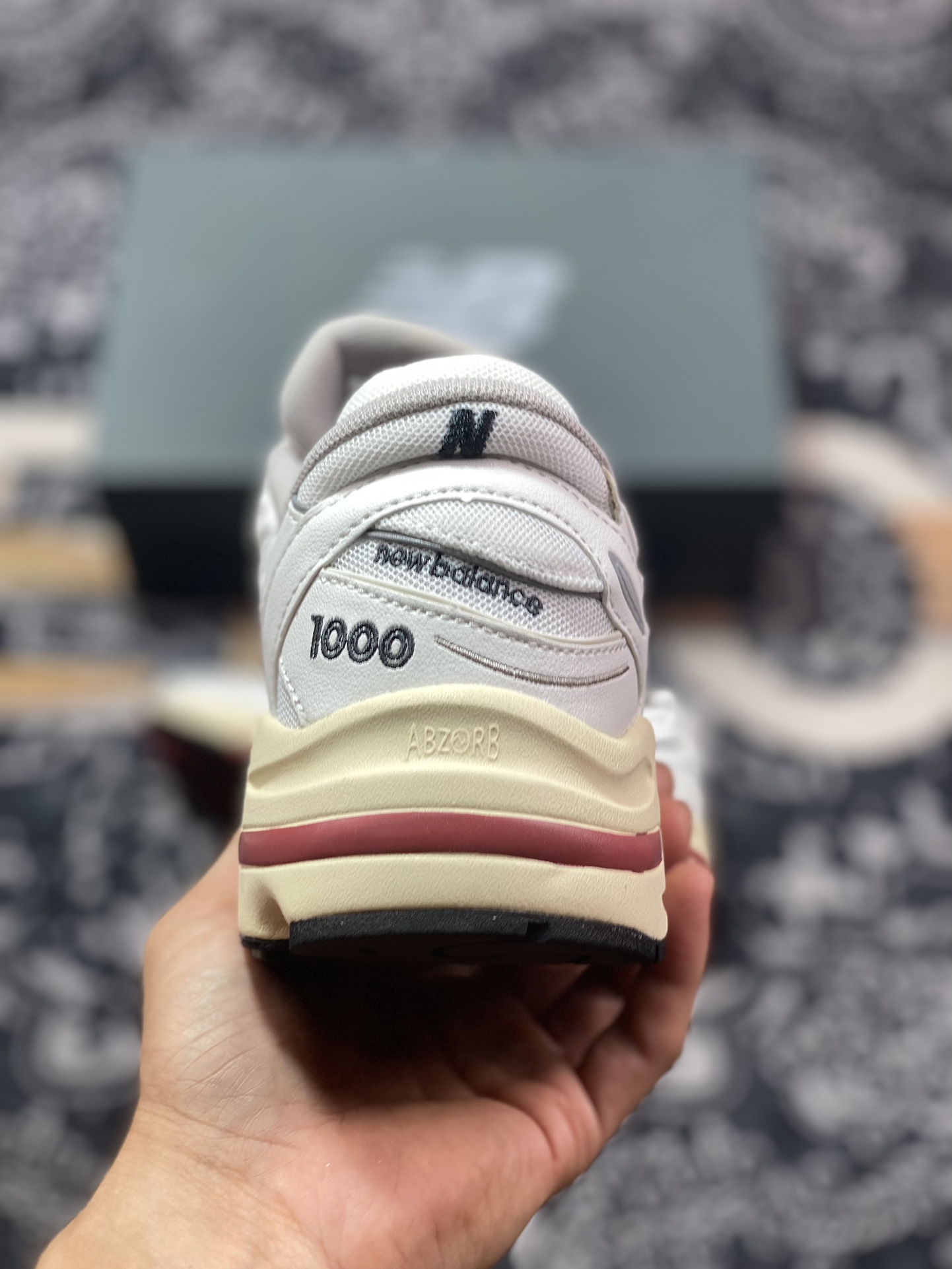 NB新百伦New Balance M1000”Off White Gradient Red”系列低帮慢跑鞋“米白酒红”M1000CB