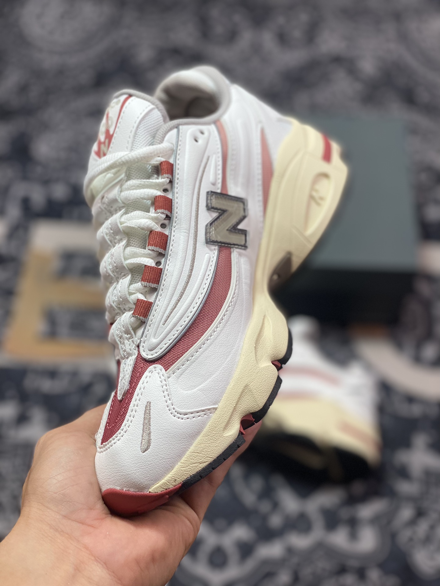 NB新百伦New Balance M1000”Off White Gradient Red”系列低帮慢跑鞋“米白酒红”M1000CB