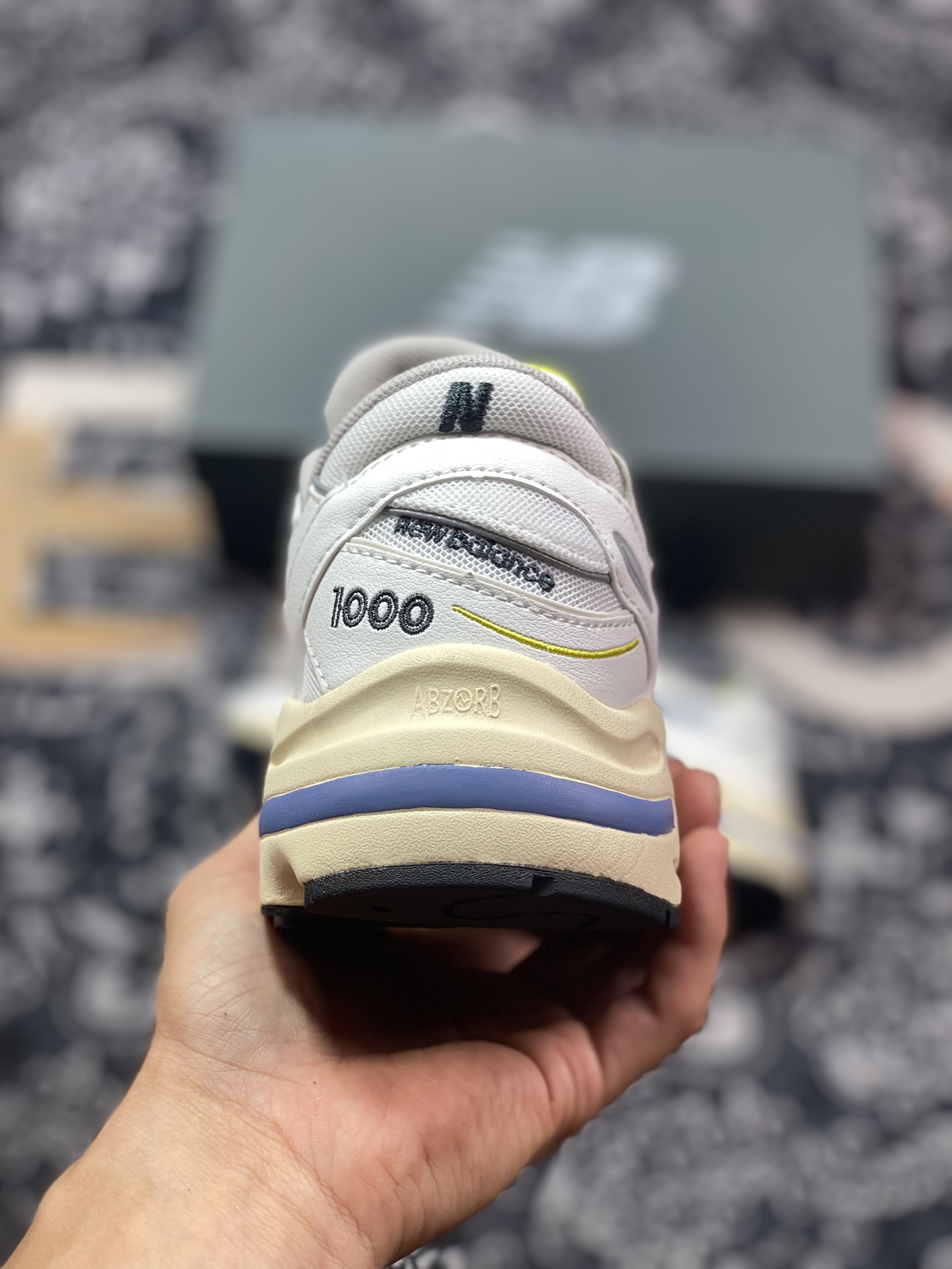 NB新百伦New Balance M1000”Angora/Moonrock”系列低帮慢跑鞋“米白黄夜光蓝”M1000CV