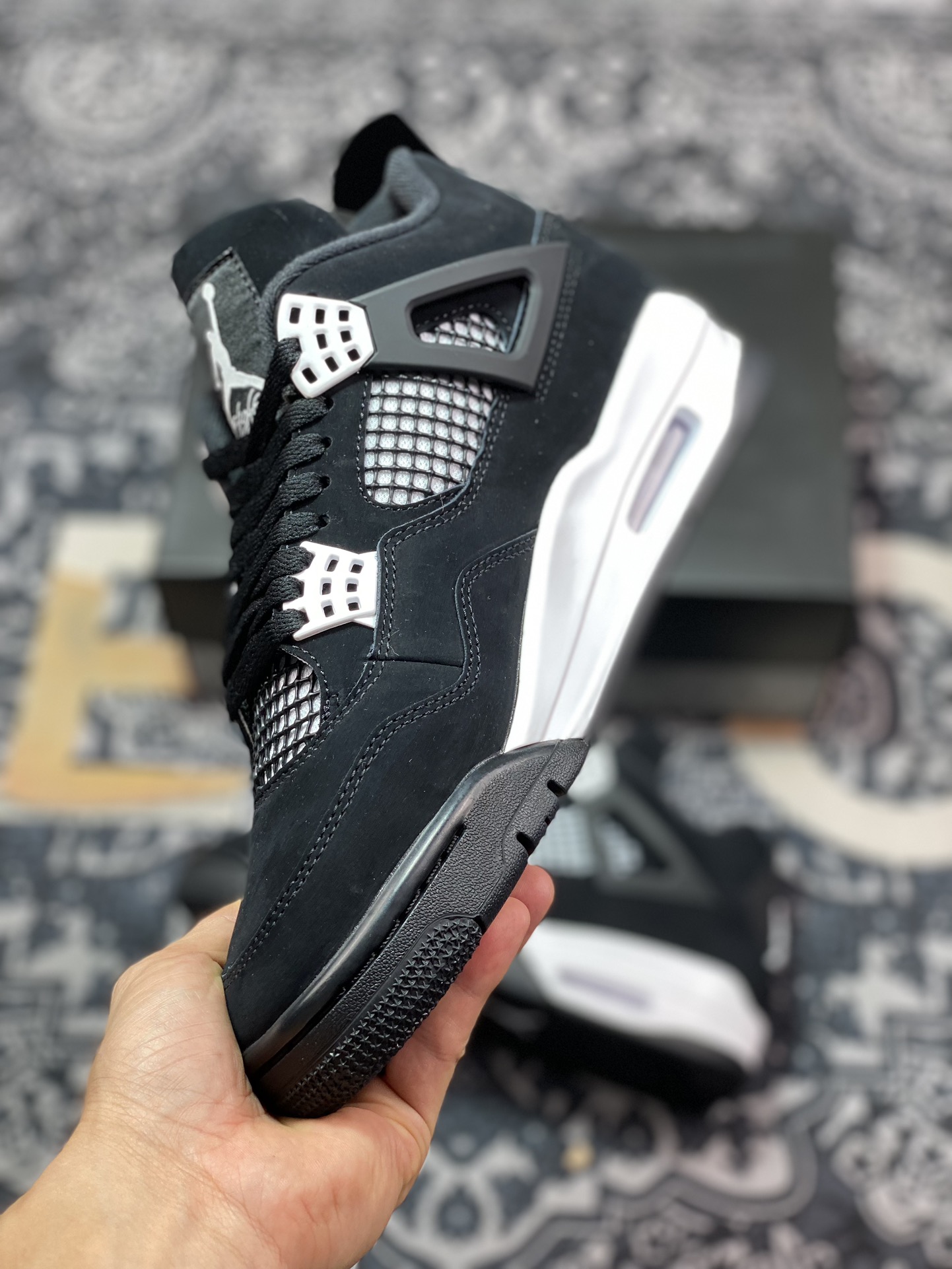 Air Jordan AJ4 Retro 白黑雷公 FQ8138-001