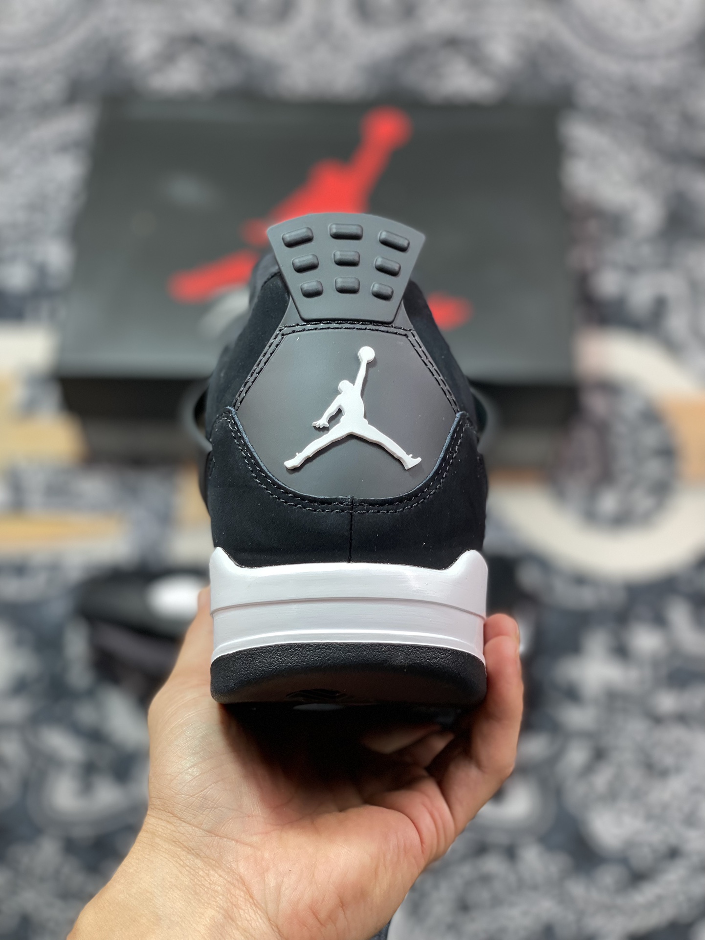 Air Jordan AJ4 Retro 白黑雷公 FQ8138-001