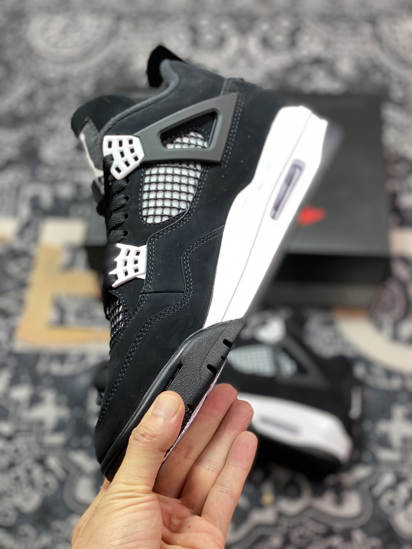 Air Jordan AJ4 Retro 白黑雷公 FQ8138-001