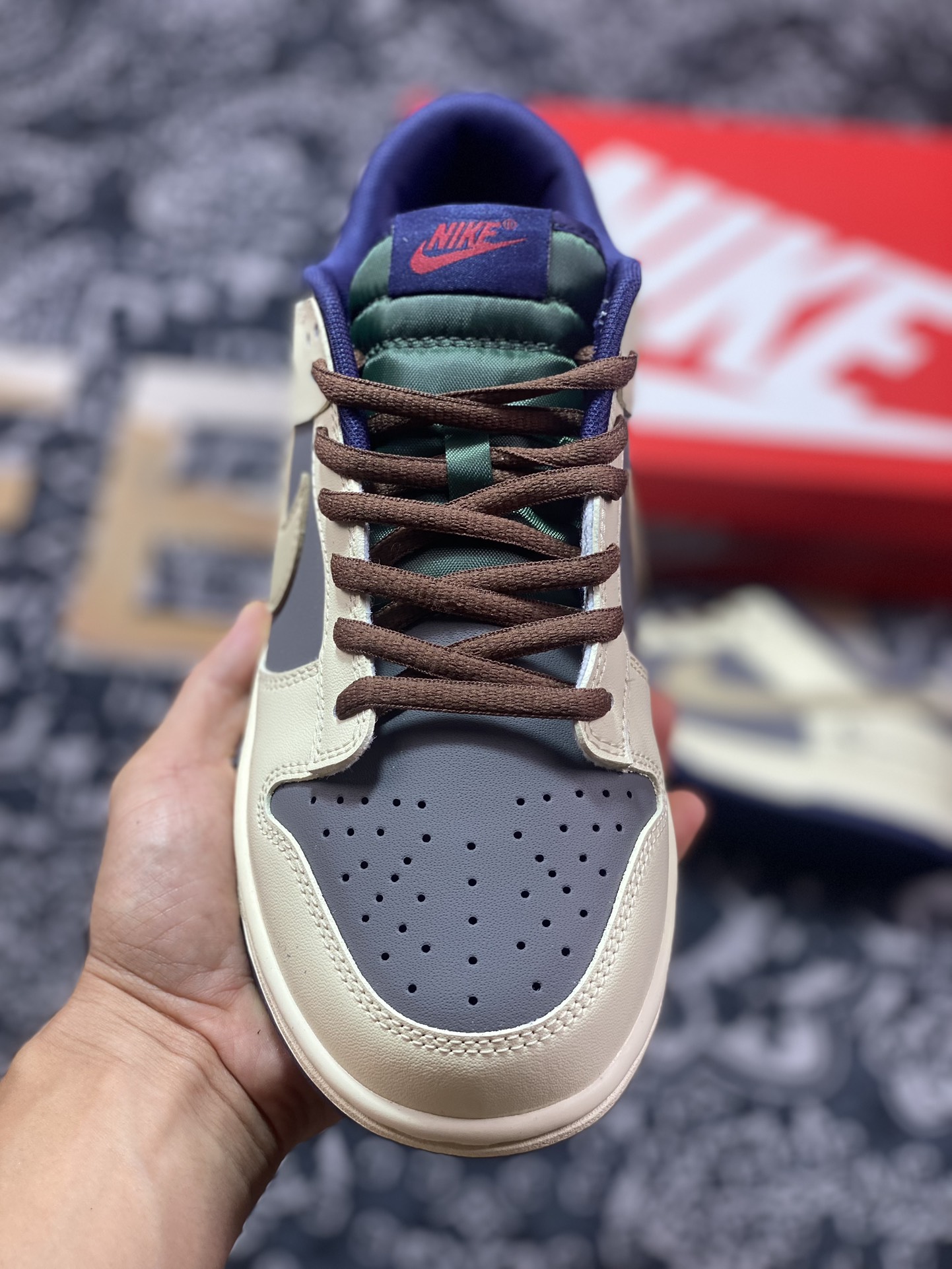 耐克Nike SB Dunk Low”AWG”扣篮系列低帮休闲运动滑板板鞋“米棕栗子之心涂鸦”FV8106-361