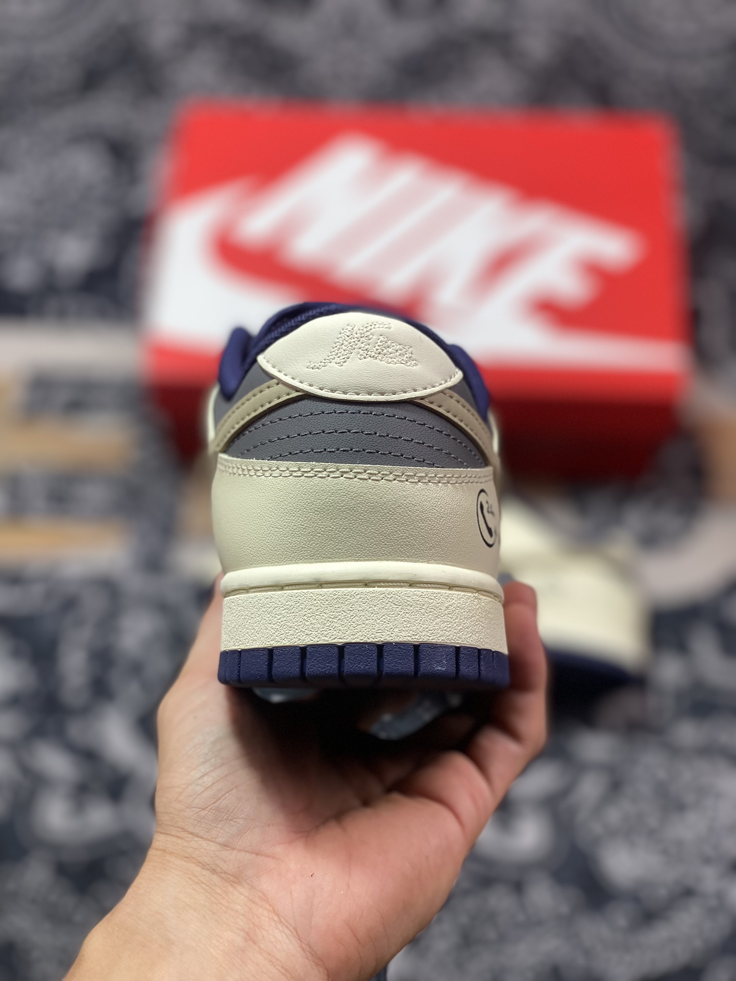 耐克Nike SB Dunk Low”AWG”扣篮系列低帮休闲运动滑板板鞋“米棕栗子之心涂鸦”FV8106-361