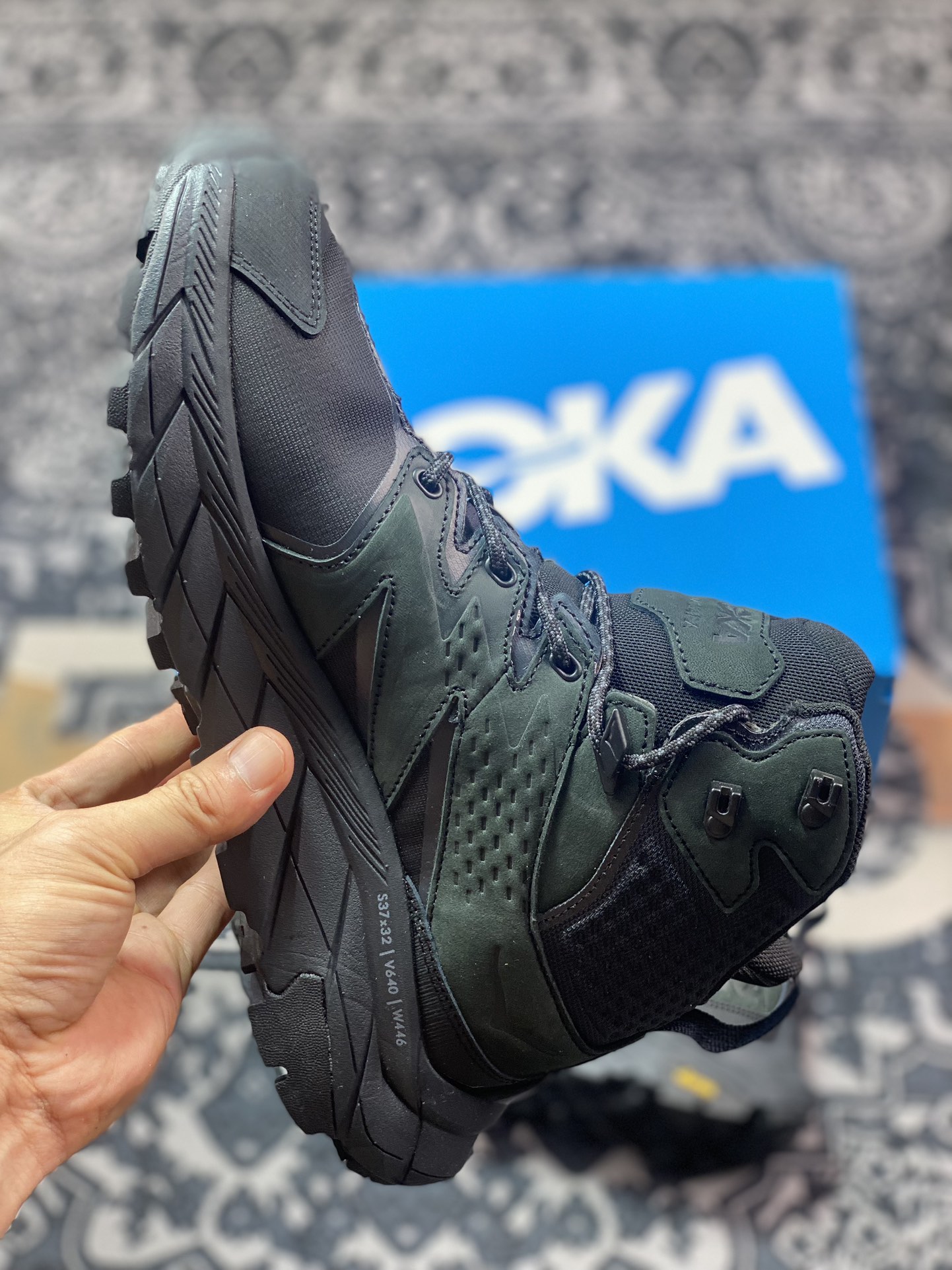 Hoka One One Kaha 2 High GTX Gore-Tex卡哈二代系列登山运动鞋“磨砂黑碳灰”1123155/BBLC