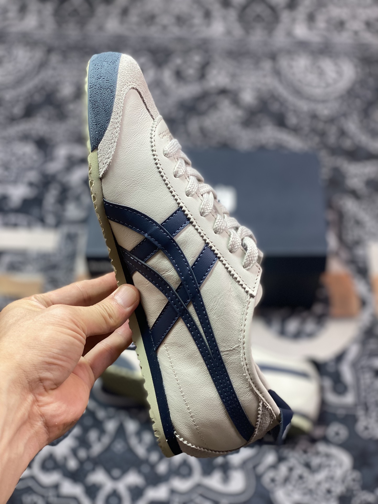 鬼塚虎/Onitsuka Tiger Mexico 66经典墨西哥系列低帮复古慢跑鞋“皮革米灰藏青蓝”1183C102-200