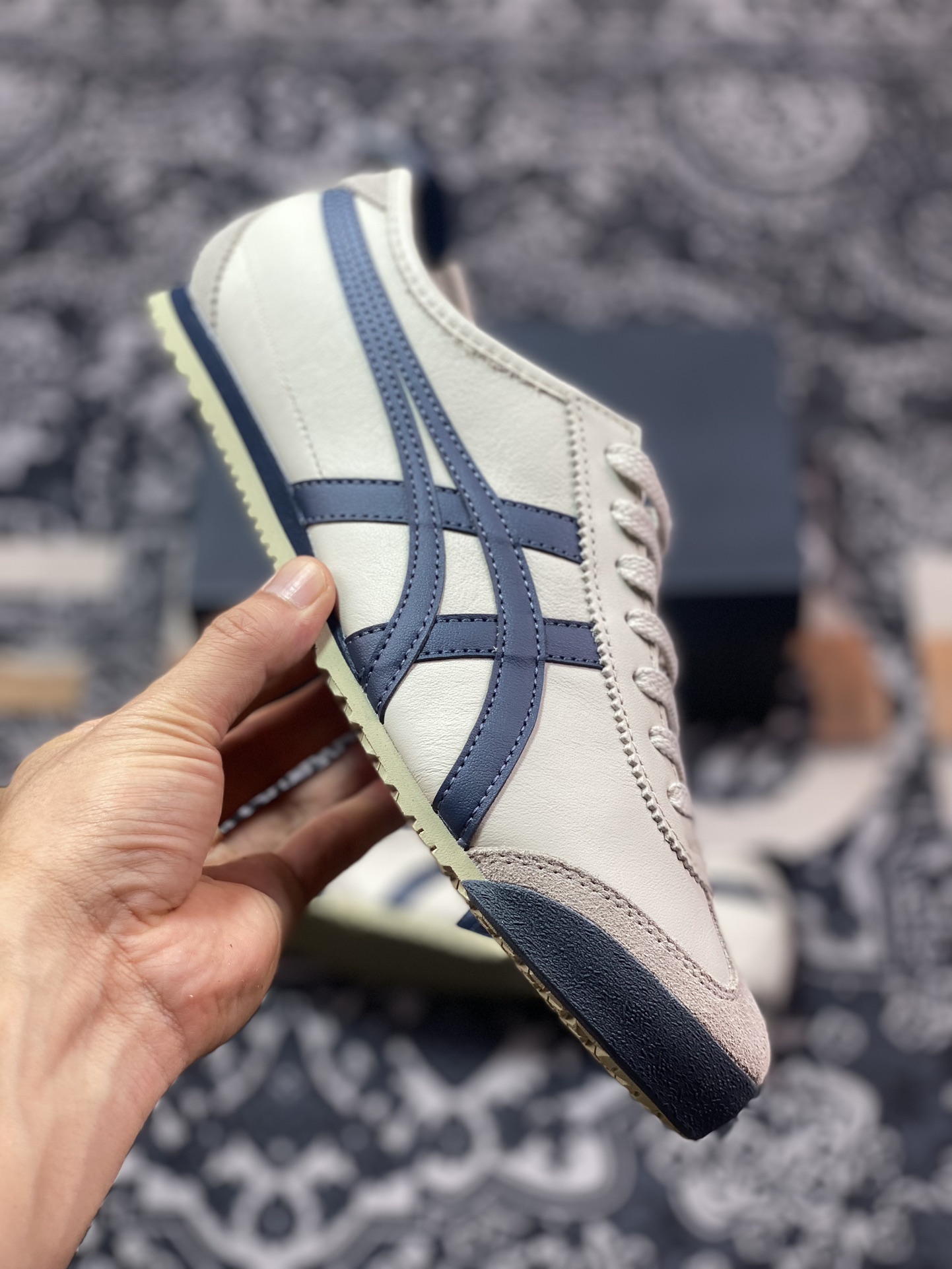 鬼塚虎/Onitsuka Tiger Mexico 66经典墨西哥系列低帮复古慢跑鞋“皮革米灰藏青蓝”1183C102-200