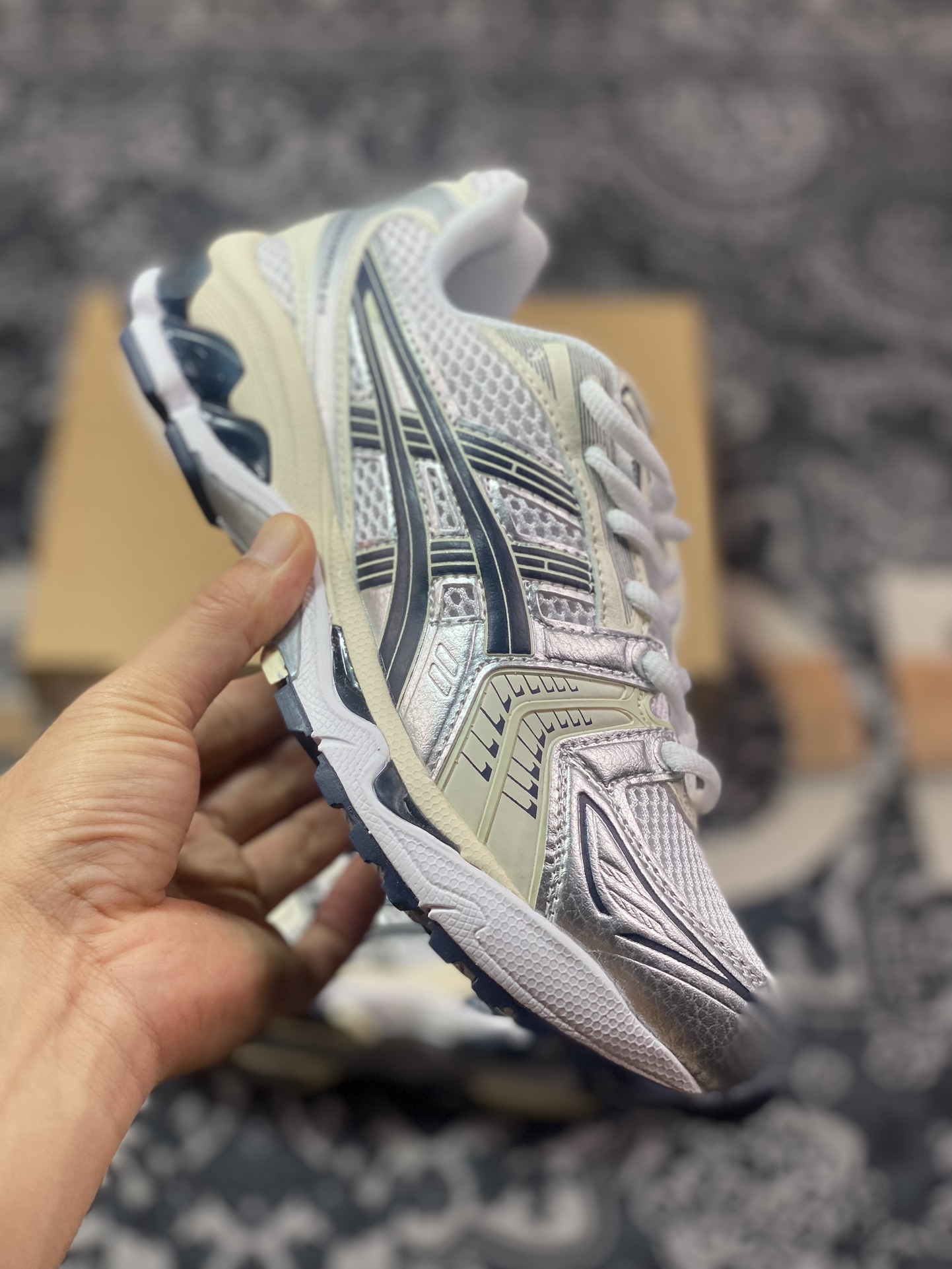 Asics 亚瑟士 GEL-Kayano 14 低帮运动休闲跑步鞋 1202A056-109