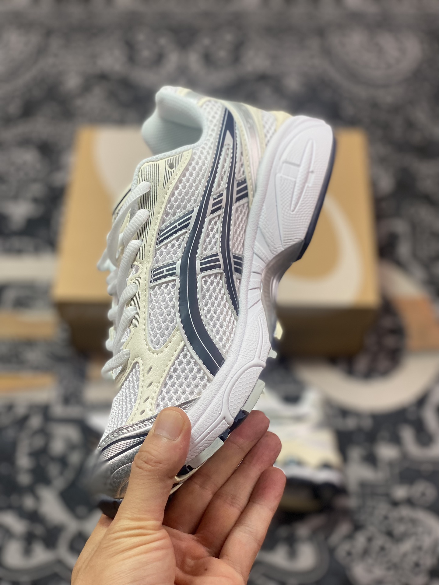 Asics 亚瑟士 GEL-Kayano 14 低帮运动休闲跑步鞋 1202A056-109