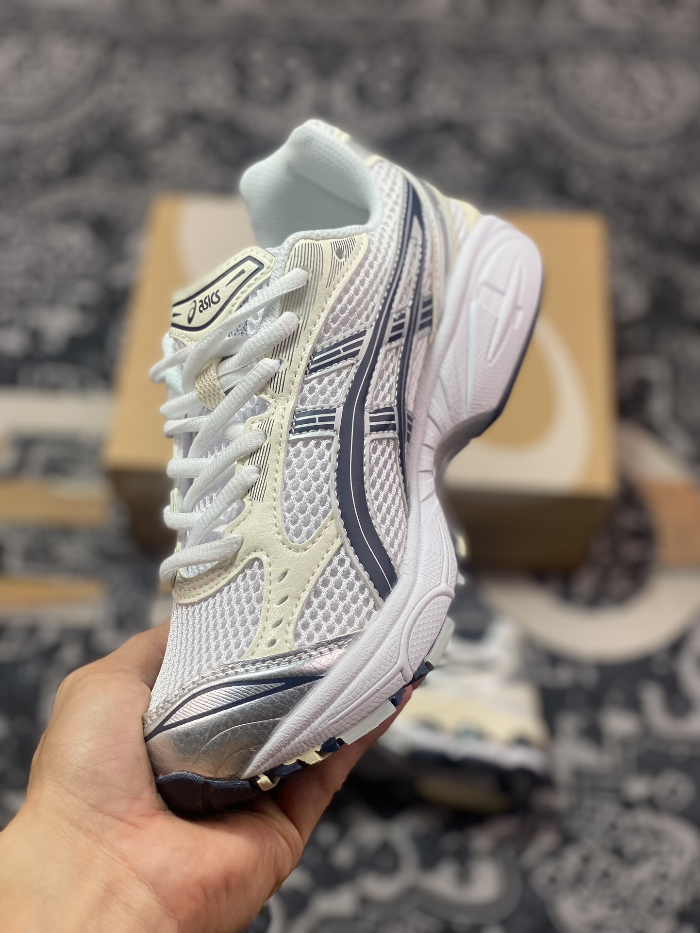 Asics 亚瑟士 GEL-Kayano 14 低帮运动休闲跑步鞋 1202A056-109