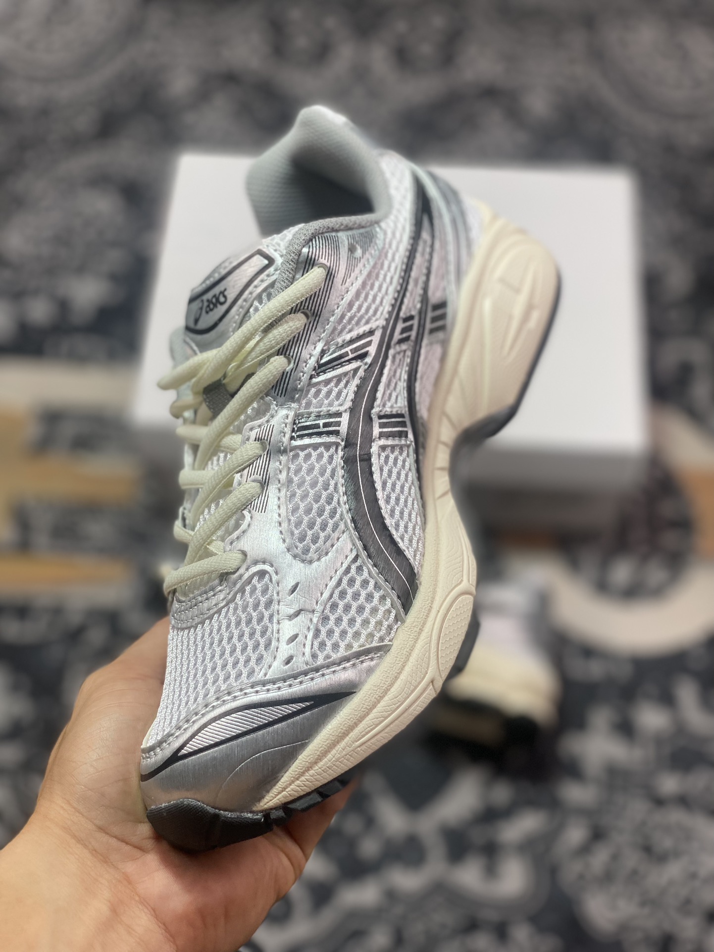 优Asics 亚瑟士 GEL-Kayano 14 低帮运动休闲跑步鞋 1201A457-101