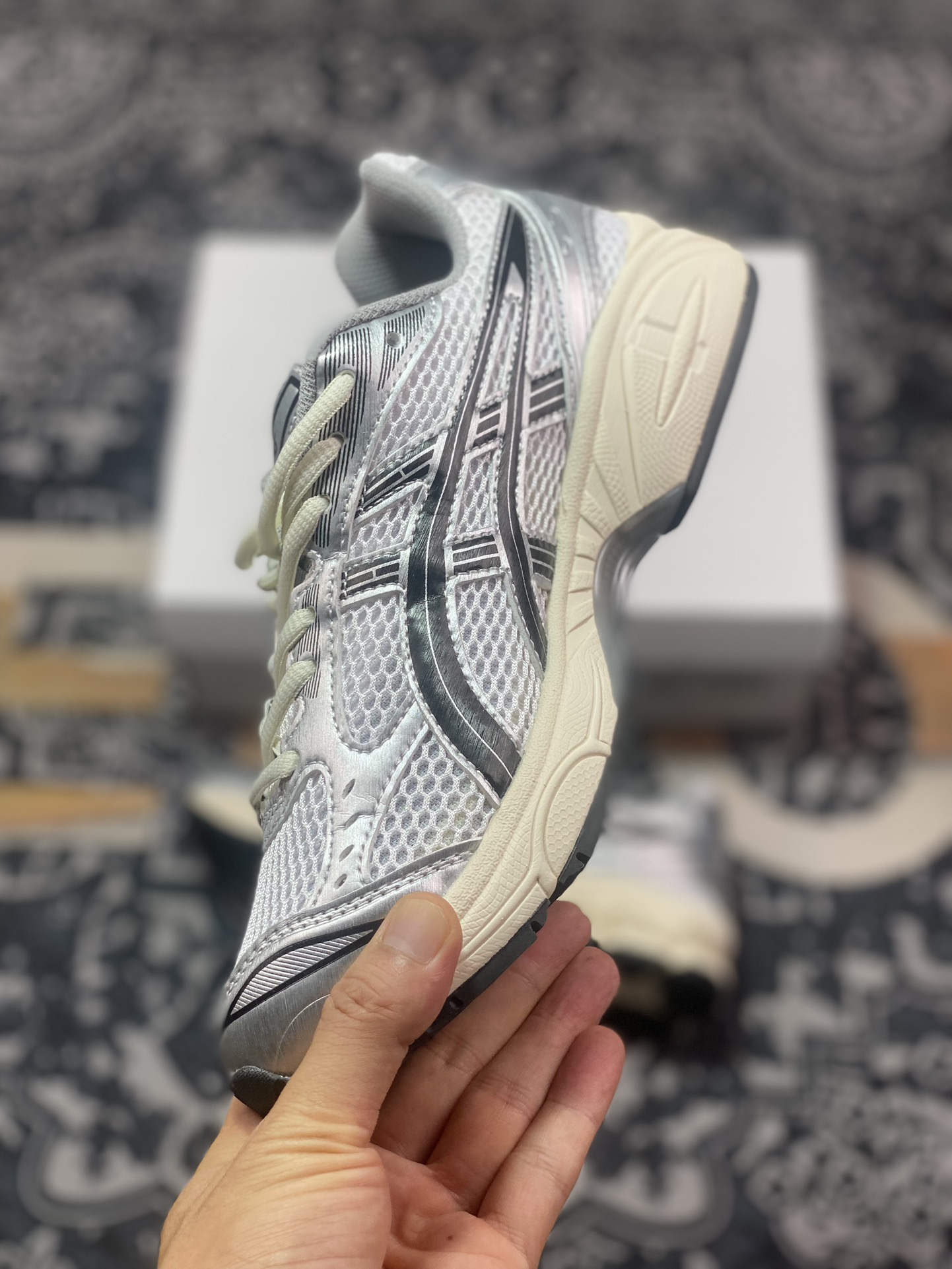 优Asics 亚瑟士 GEL-Kayano 14 低帮运动休闲跑步鞋 1201A457-101