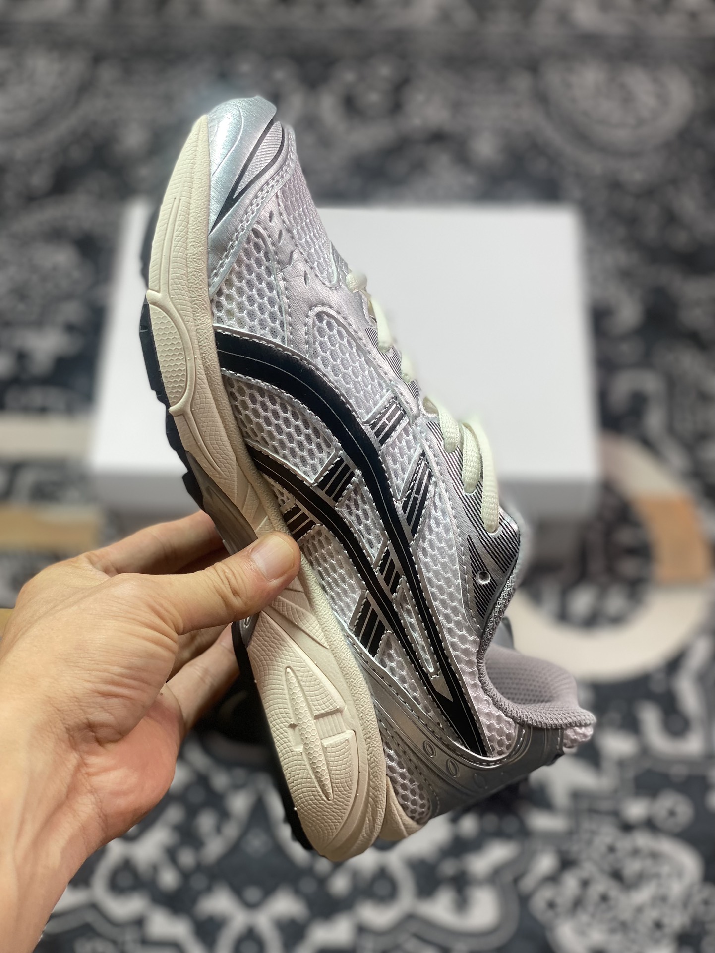 优Asics 亚瑟士 GEL-Kayano 14 低帮运动休闲跑步鞋 1201A457-101