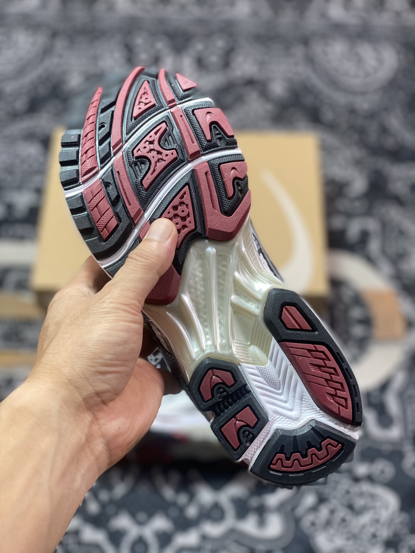 Asics 亚瑟士 GEL-Kayano 14 低帮运动休闲跑步鞋 1201A019-104