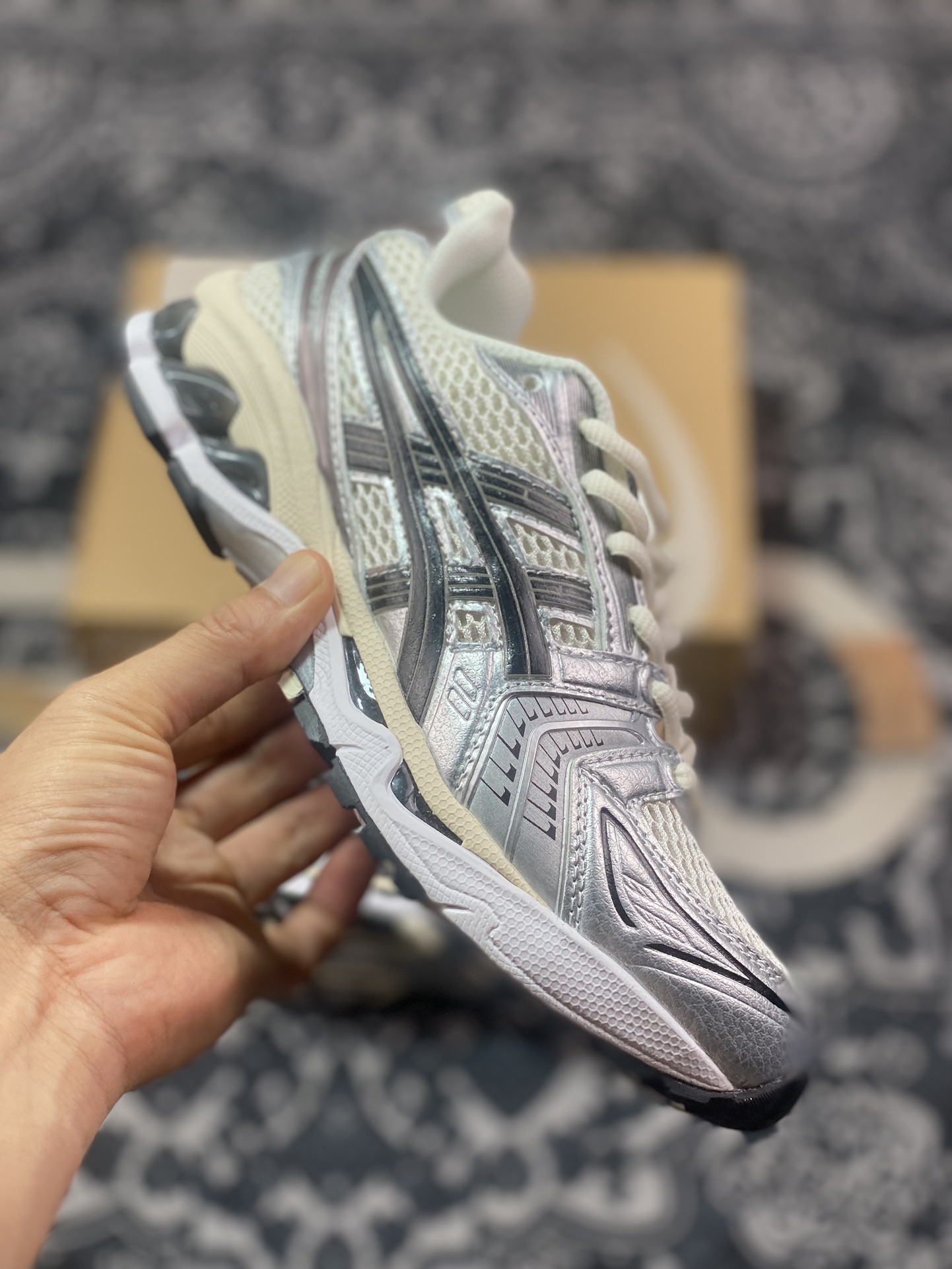 Asics 亚瑟士 GEL-Kayano 14 低帮运动休闲跑步鞋 1201A019-108