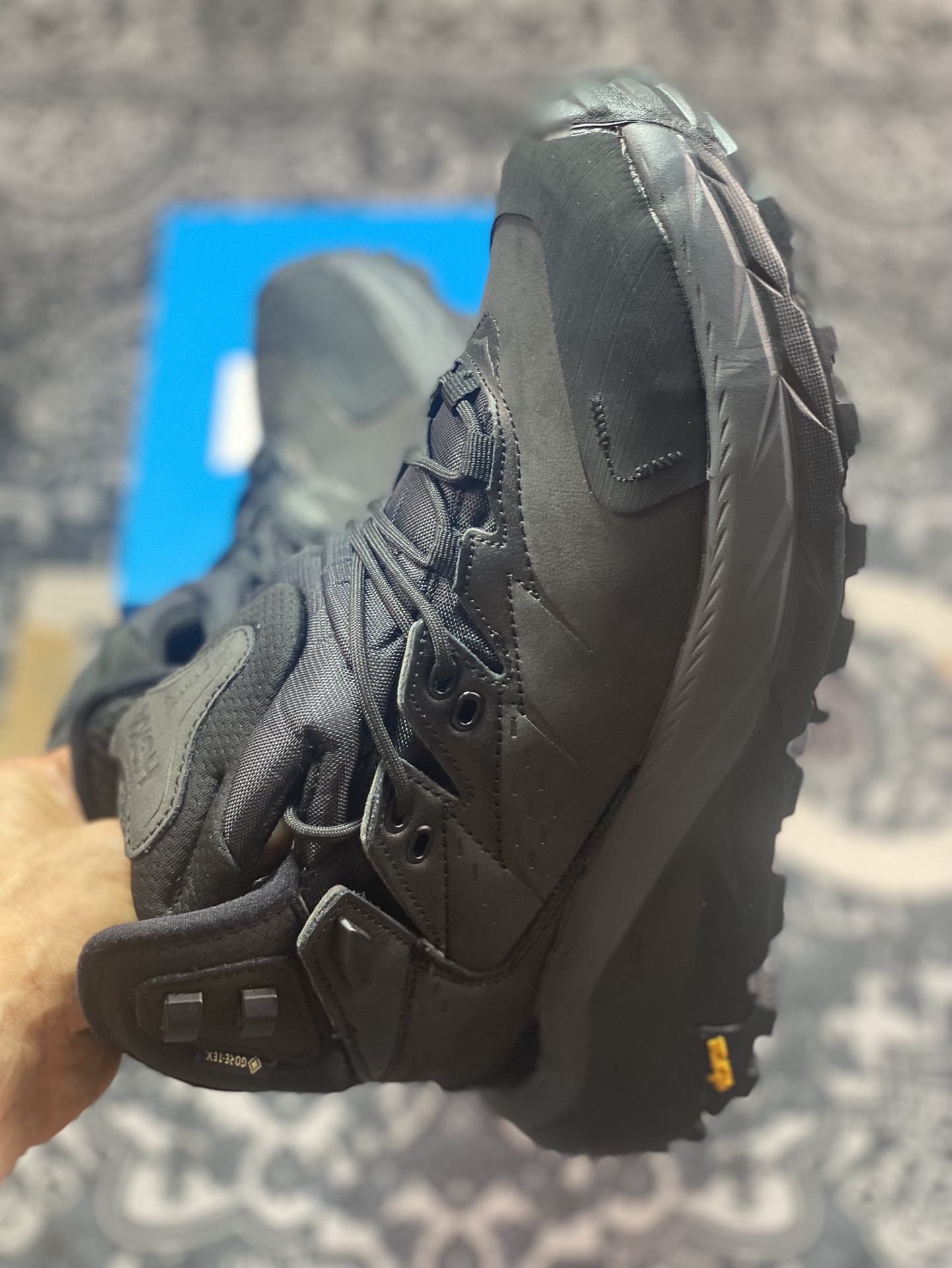 Hoka One One Anacapa 2 Mid Gore Tex 阿纳卡帕2代系列中帮徒步登山运动鞋“全黑”1141633/BBLC