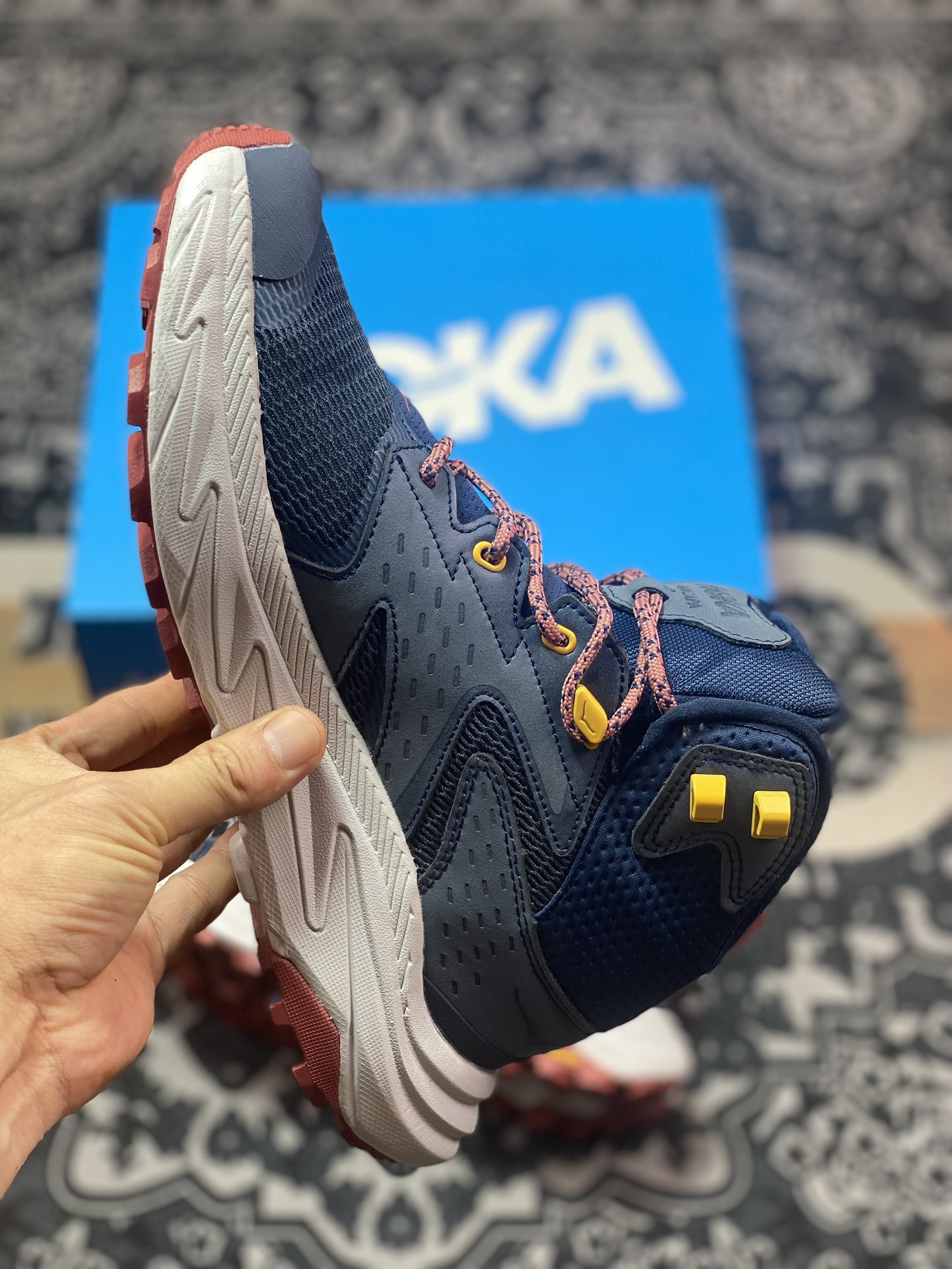 Hoka One One Anacapa 2 Mid Gore Tex 阿纳卡帕2代系列中帮厚运动鞋“深蓝红”1141633/LSSND