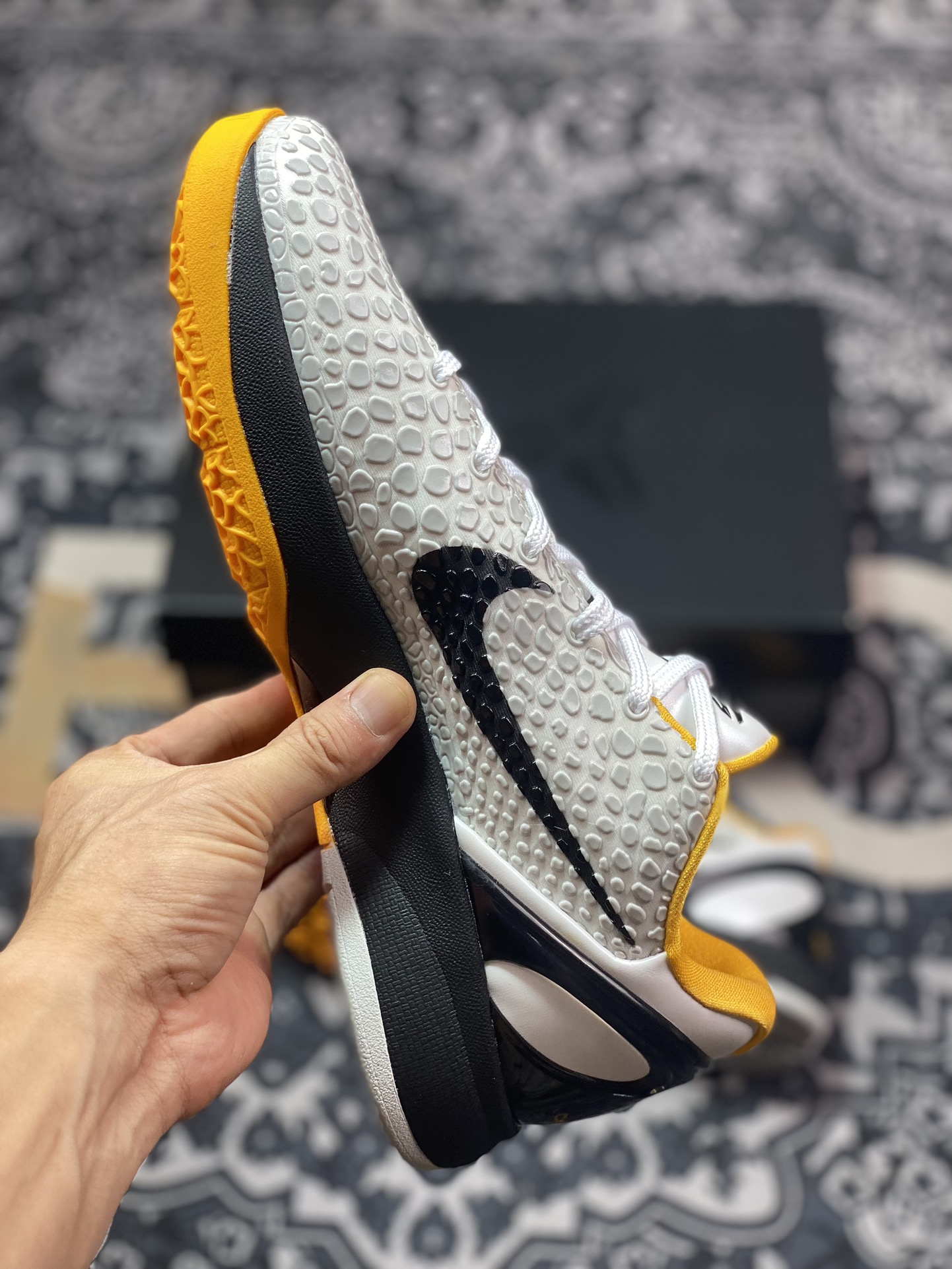 优选 原装级别 NK Zoom Kobe 6 科比六代签名实战篮球鞋 季后赛白黄 CW2190-100