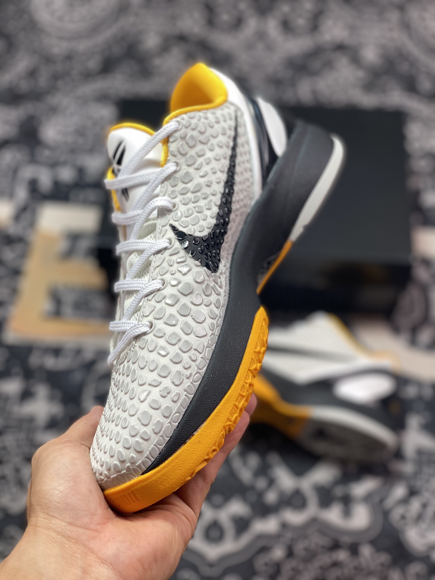 优选 原装级别 NK Zoom Kobe 6 科比六代签名实战篮球鞋 季后赛白黄 CW2190-100