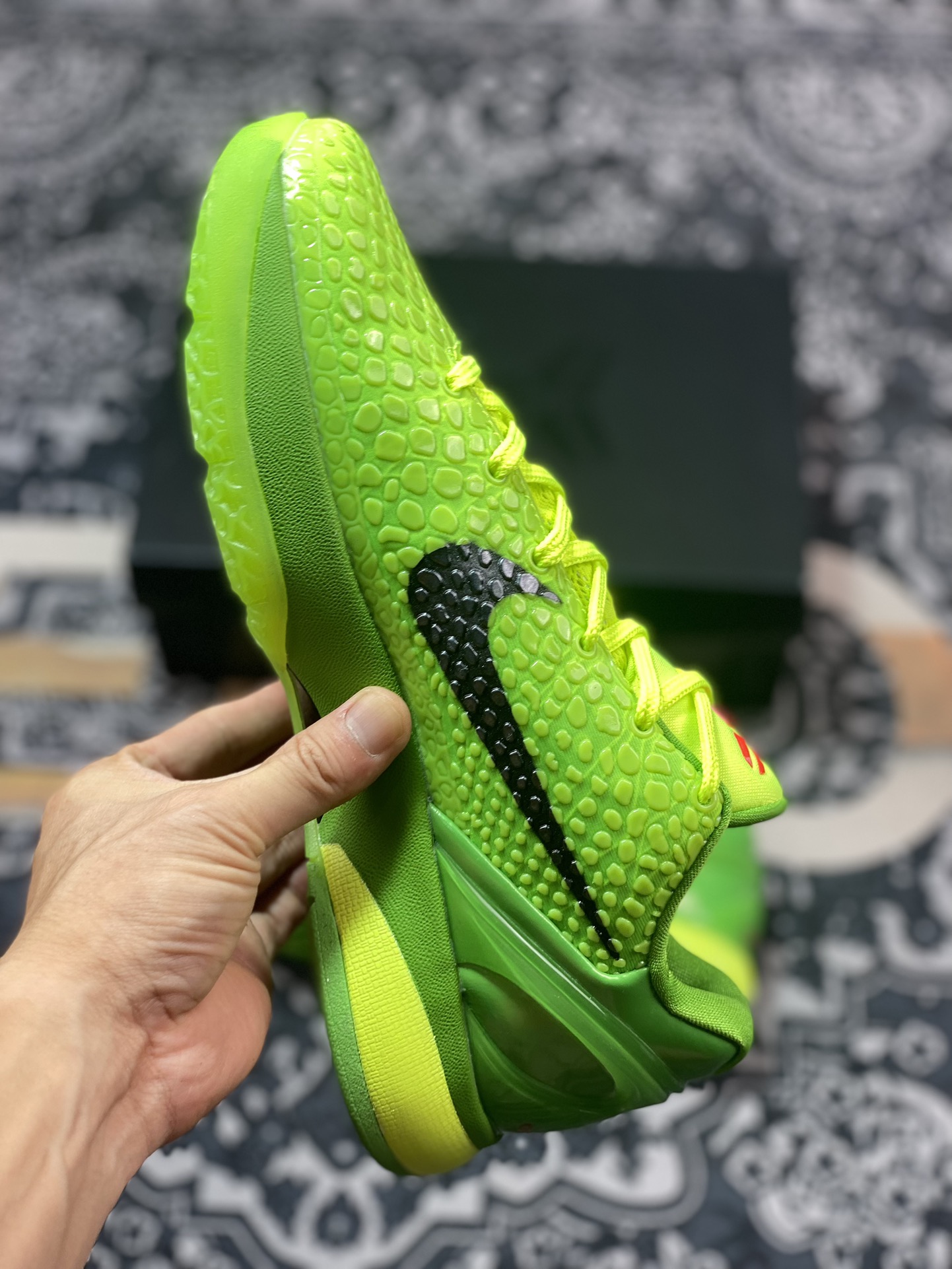 优选 原装级别NK Zoom Kobe 6 科比六代签名实战篮球鞋 青蜂侠 CW2190-300