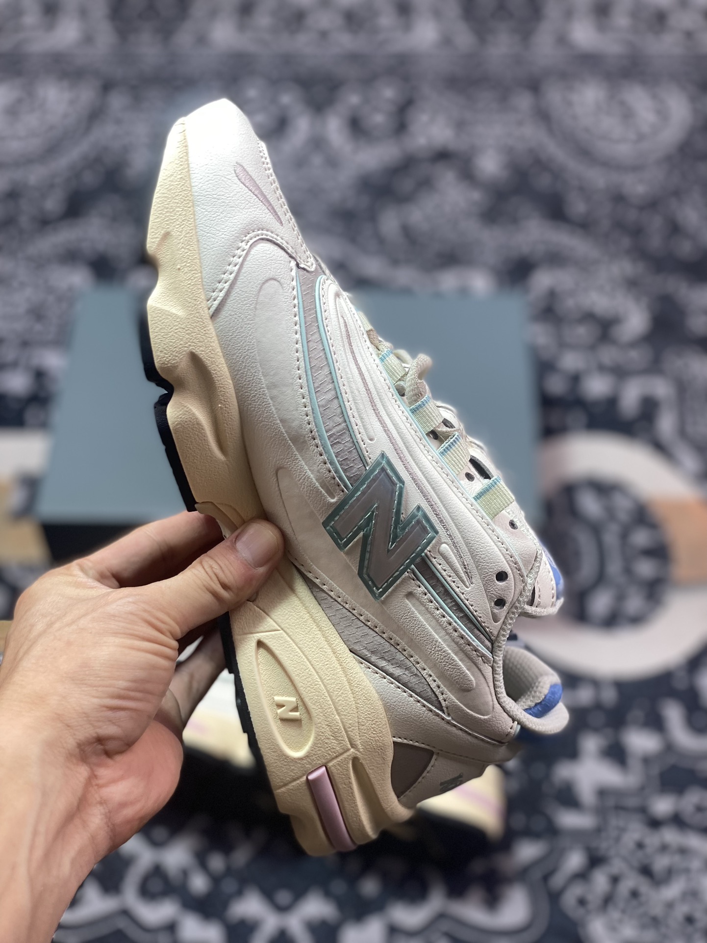 NB新百伦New Balance M1000”Angora/Moonrock”系列低帮慢跑鞋“金奶白浅蓝粉”M1000WA