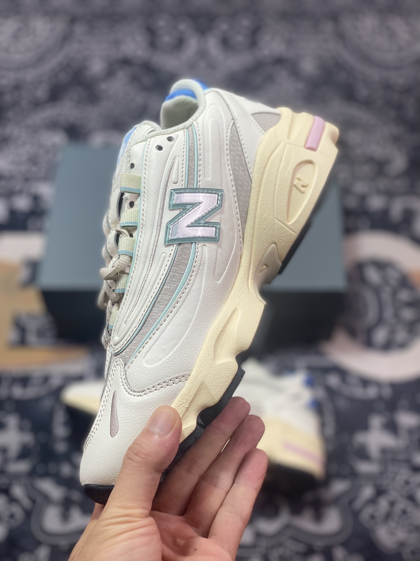 NB新百伦New Balance M1000”Angora/Moonrock”系列低帮慢跑鞋“金奶白浅蓝粉”M1000WA