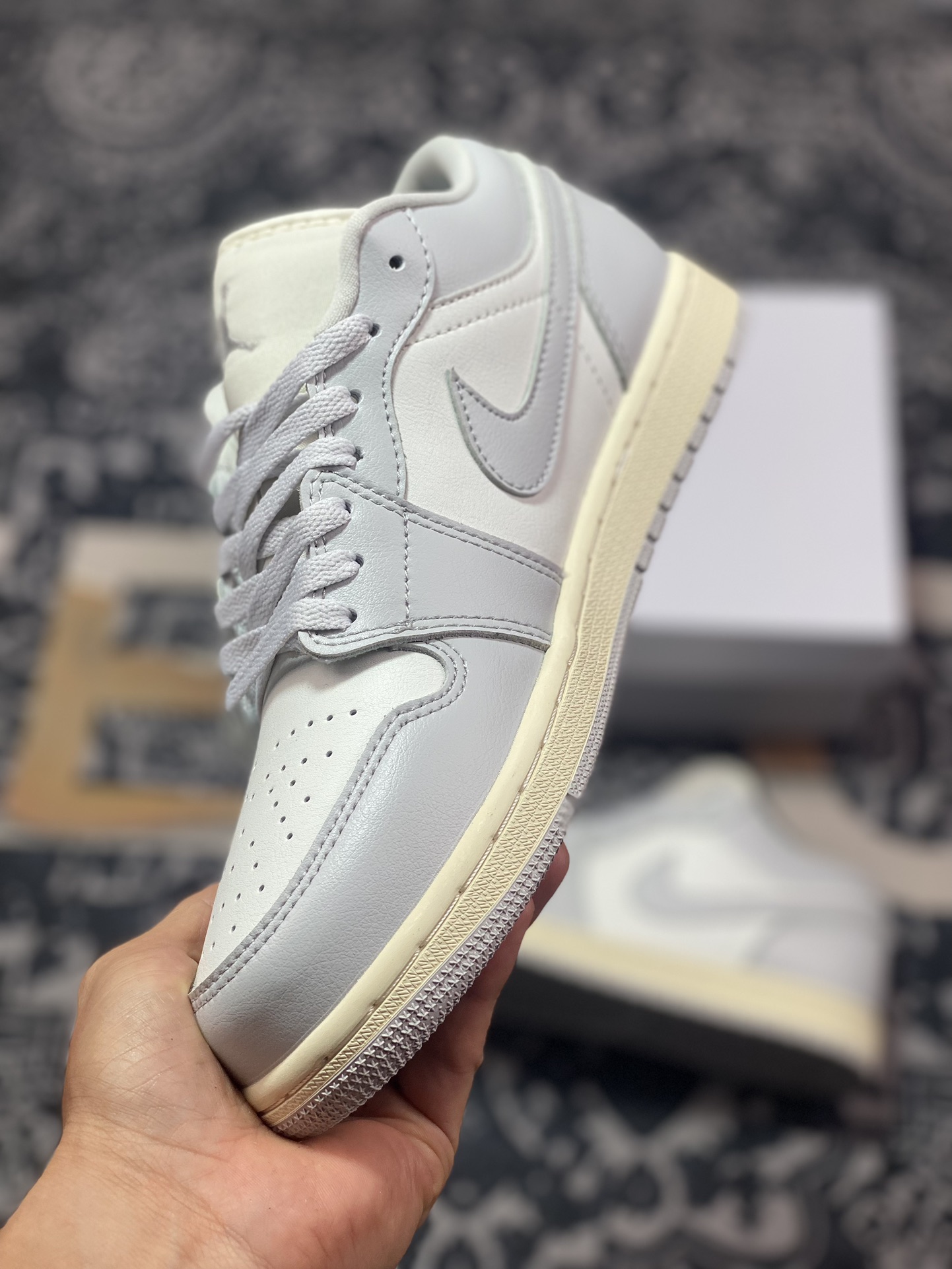 原厂级别 Air Jordan 1 Retro Low 灰白 DC0774-103