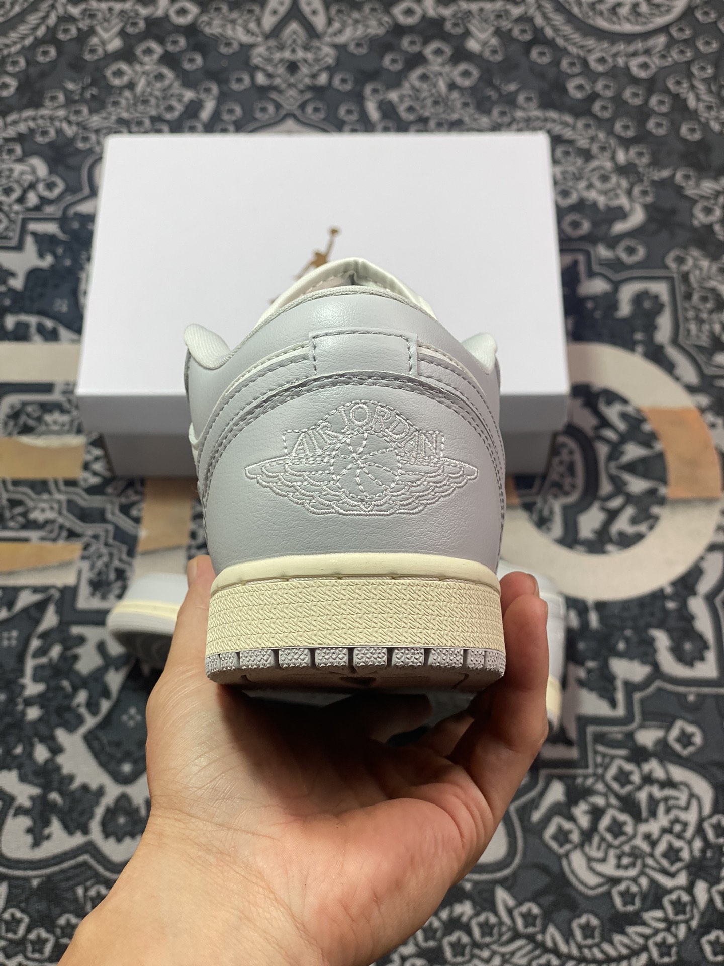 原厂级别 Air Jordan 1 Retro Low 灰白 DC0774-103