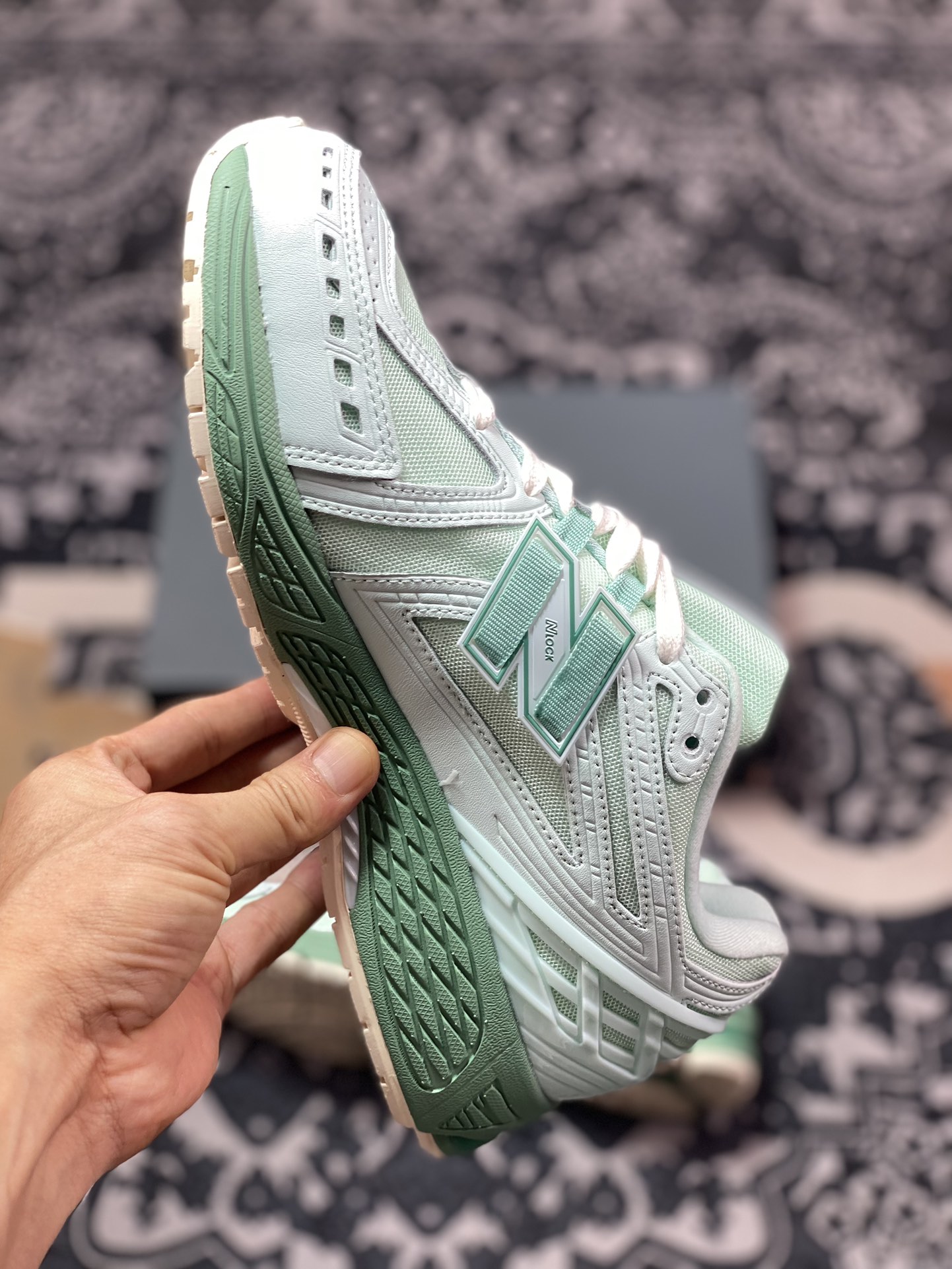 新百伦New Balance M1906R”Pastel Pack”系列低帮慢跑鞋“浅玉绿”M1906RZC