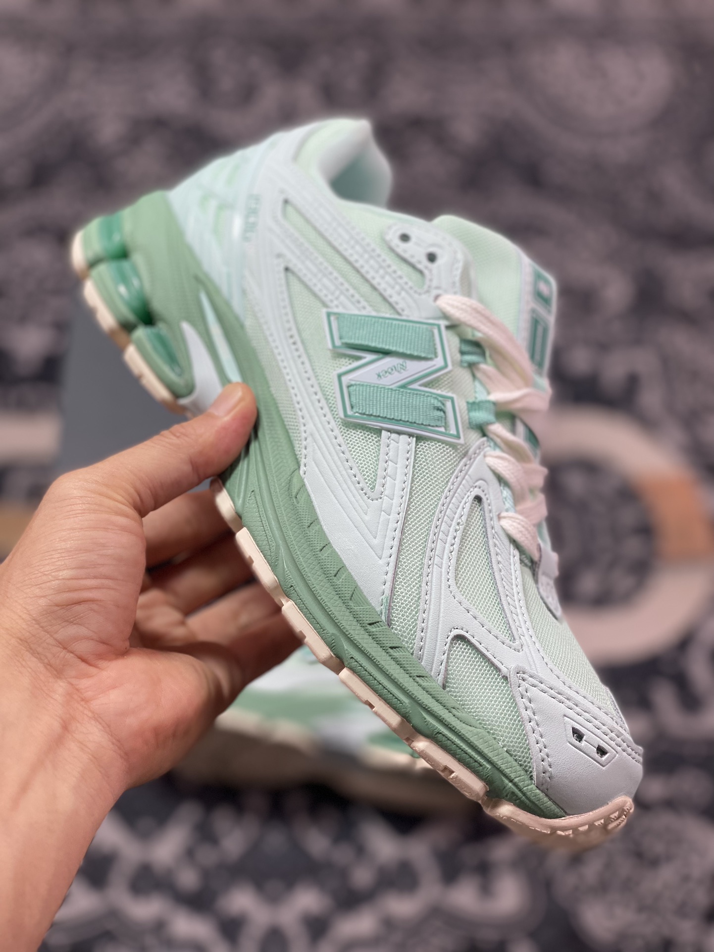 新百伦New Balance M1906R”Pastel Pack”系列低帮慢跑鞋“浅玉绿”M1906RZC