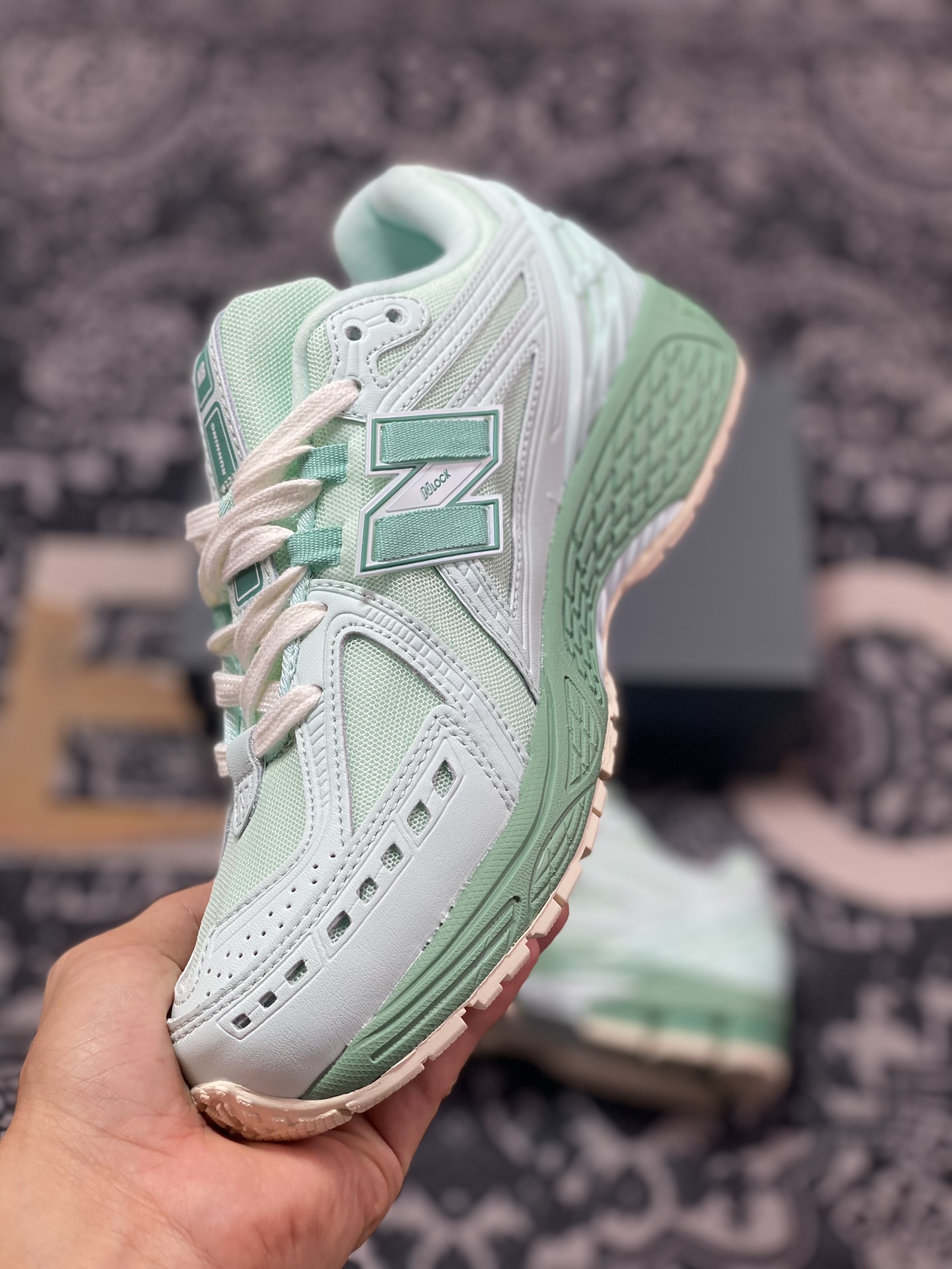 新百伦New Balance M1906R”Pastel Pack”系列低帮慢跑鞋“浅玉绿”M1906RZC