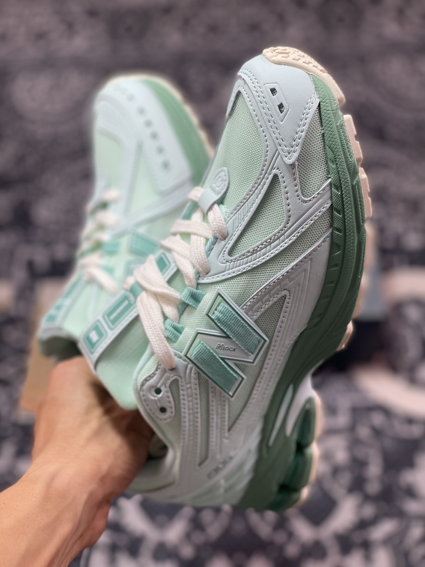 新百伦New Balance M1906R”Pastel Pack”系列低帮慢跑鞋“浅玉绿”M1906RZC