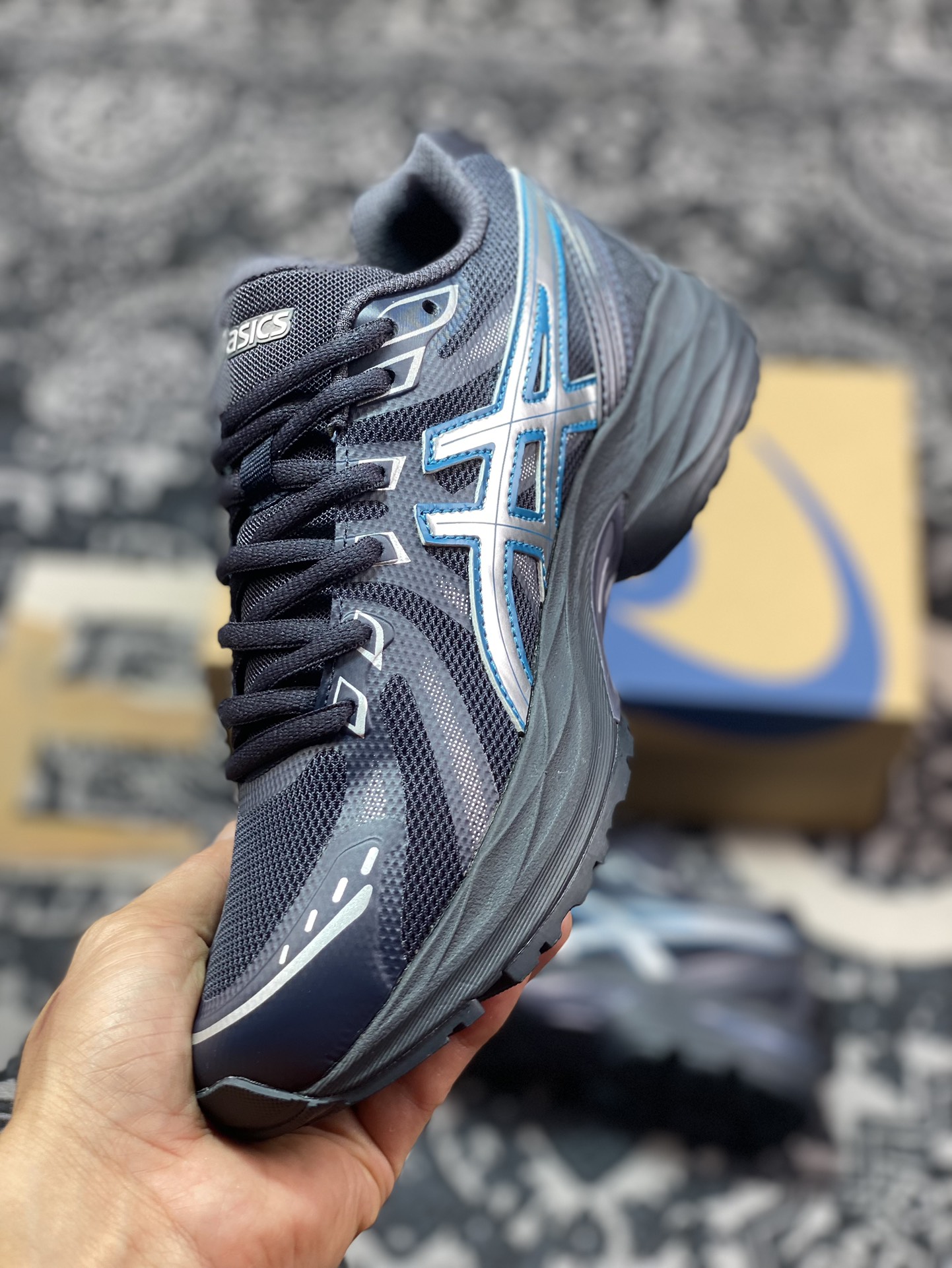 Asics 亚瑟士 GEL-Flux 4 网面拼接 低帮运动休闲跑步鞋 1011B646