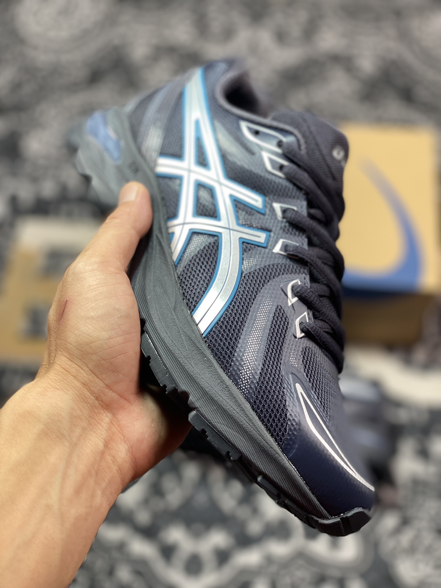 Asics 亚瑟士 GEL-Flux 4 网面拼接 低帮运动休闲跑步鞋 1011B646