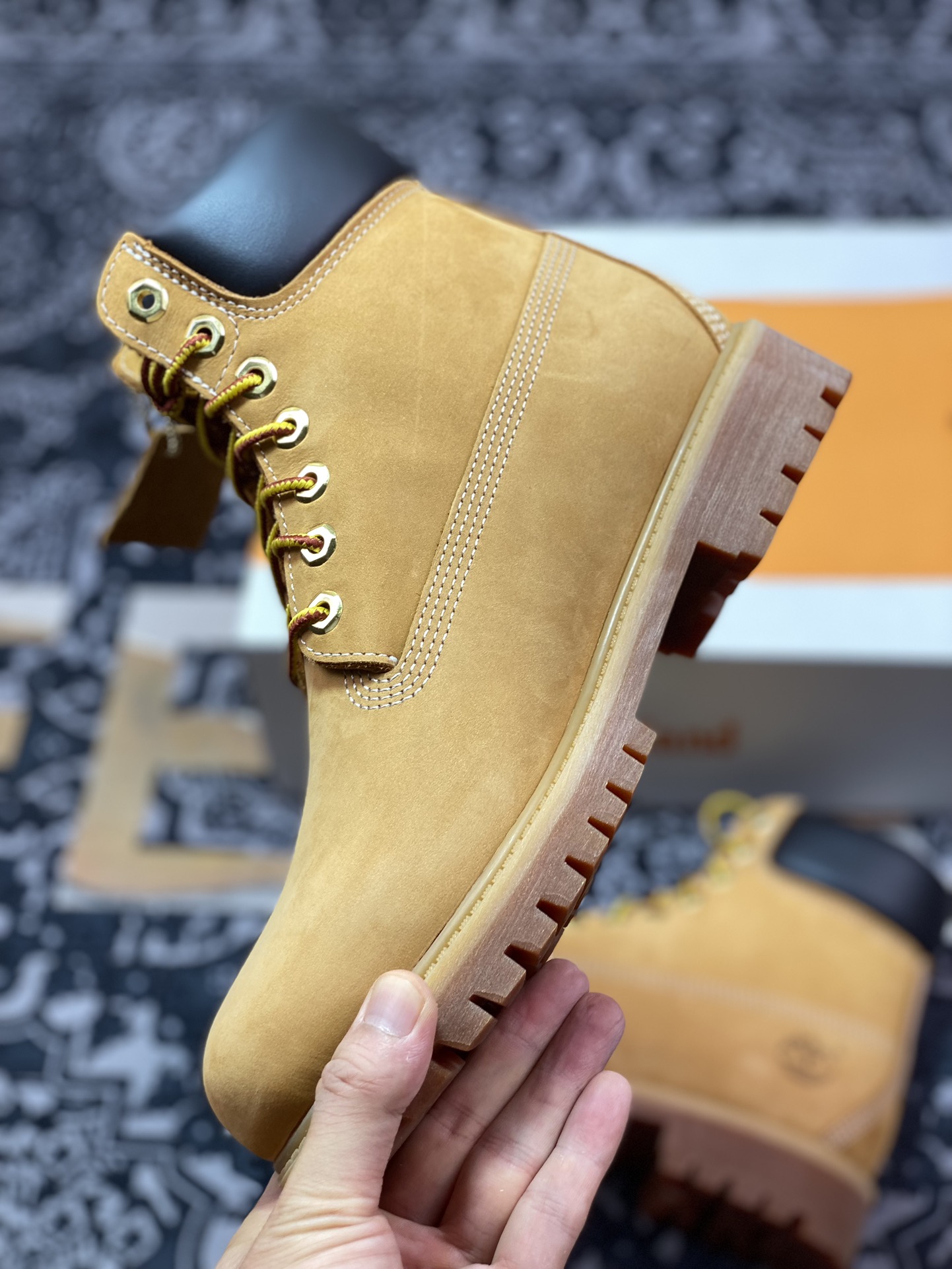 天伯伦Timberland 6 Inch Leather Boots添柏岚经典户外6英寸大黄靴“OG麦黄黑”TB010061-713