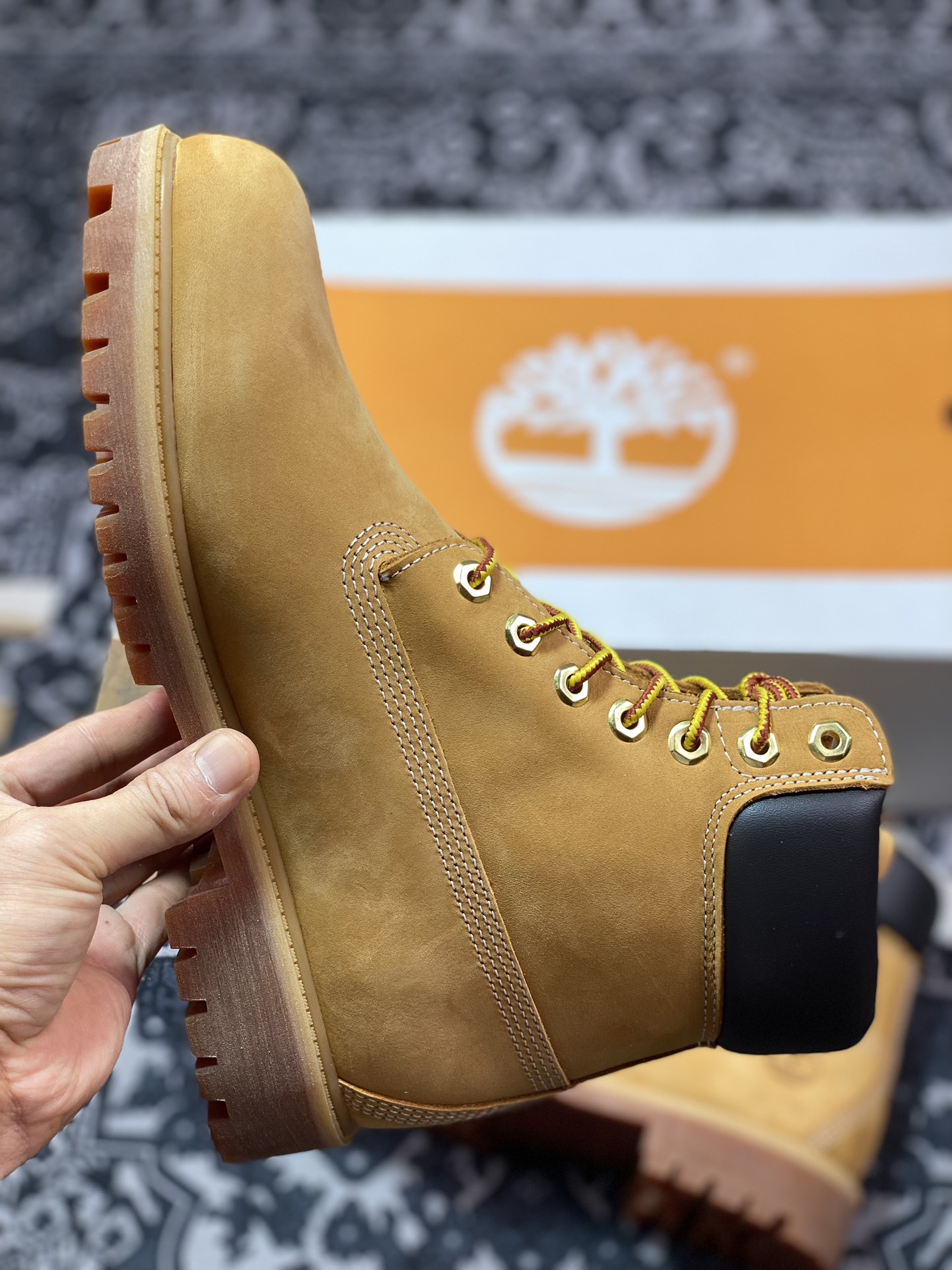 天伯伦Timberland 6 Inch Leather Boots添柏岚经典户外6英寸大黄靴“OG麦黄黑”TB010061-713