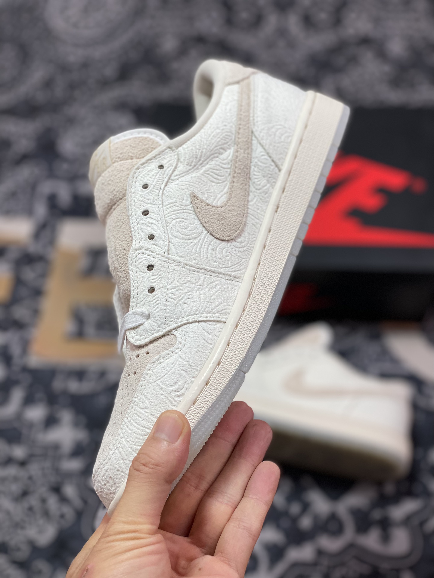 LW版本Chris Paul x Air Jordan 1 Low ”Light Cream and Sail” 浮雕白 AJ1低帮休闲板鞋 FZ0455-200