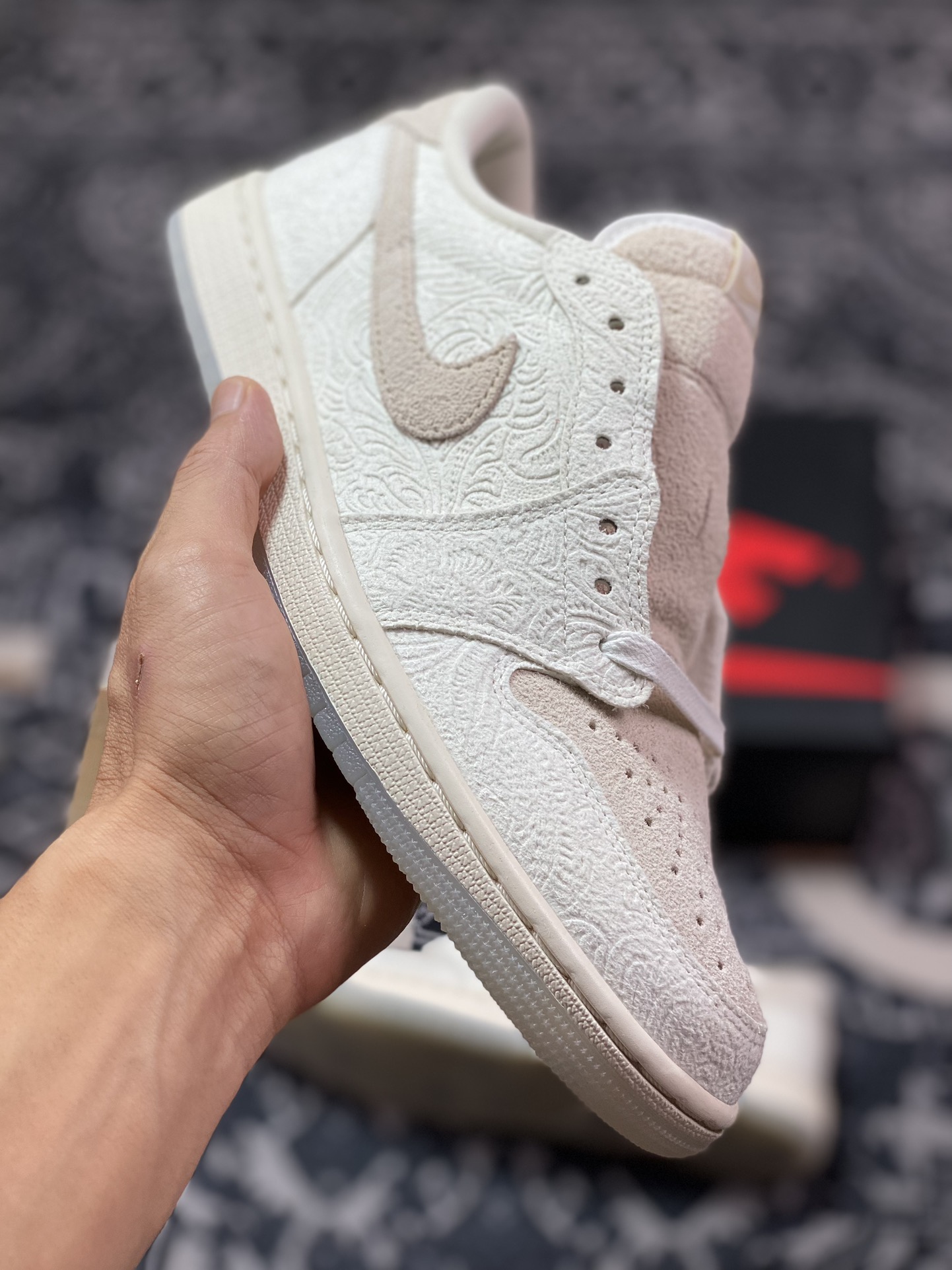 LW版本Chris Paul x Air Jordan 1 Low ”Light Cream and Sail” 浮雕白 AJ1低帮休闲板鞋 FZ0455-200