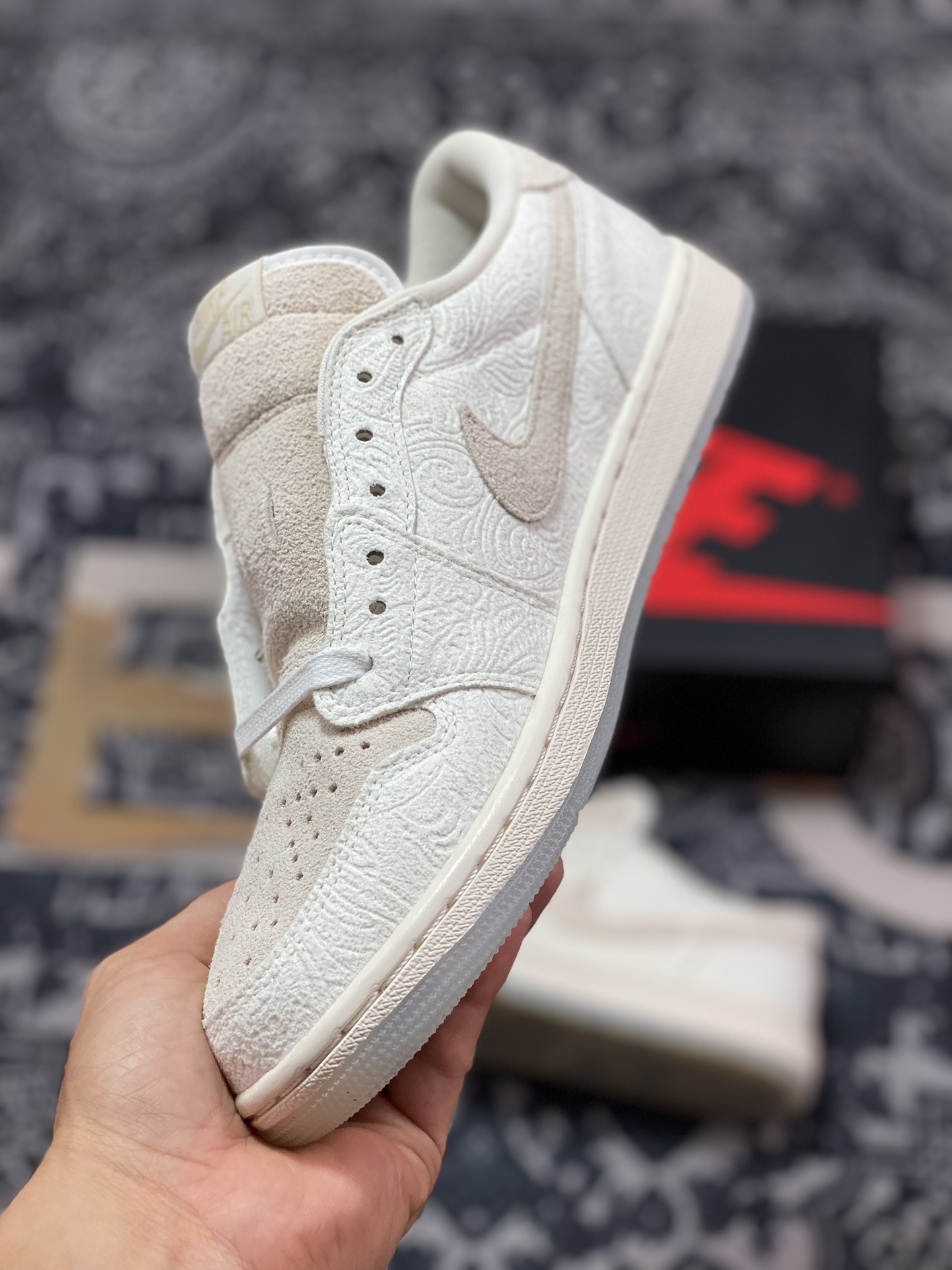 LW版本Chris Paul x Air Jordan 1 Low ”Light Cream and Sail” 浮雕白 AJ1低帮休闲板鞋 FZ0455-200