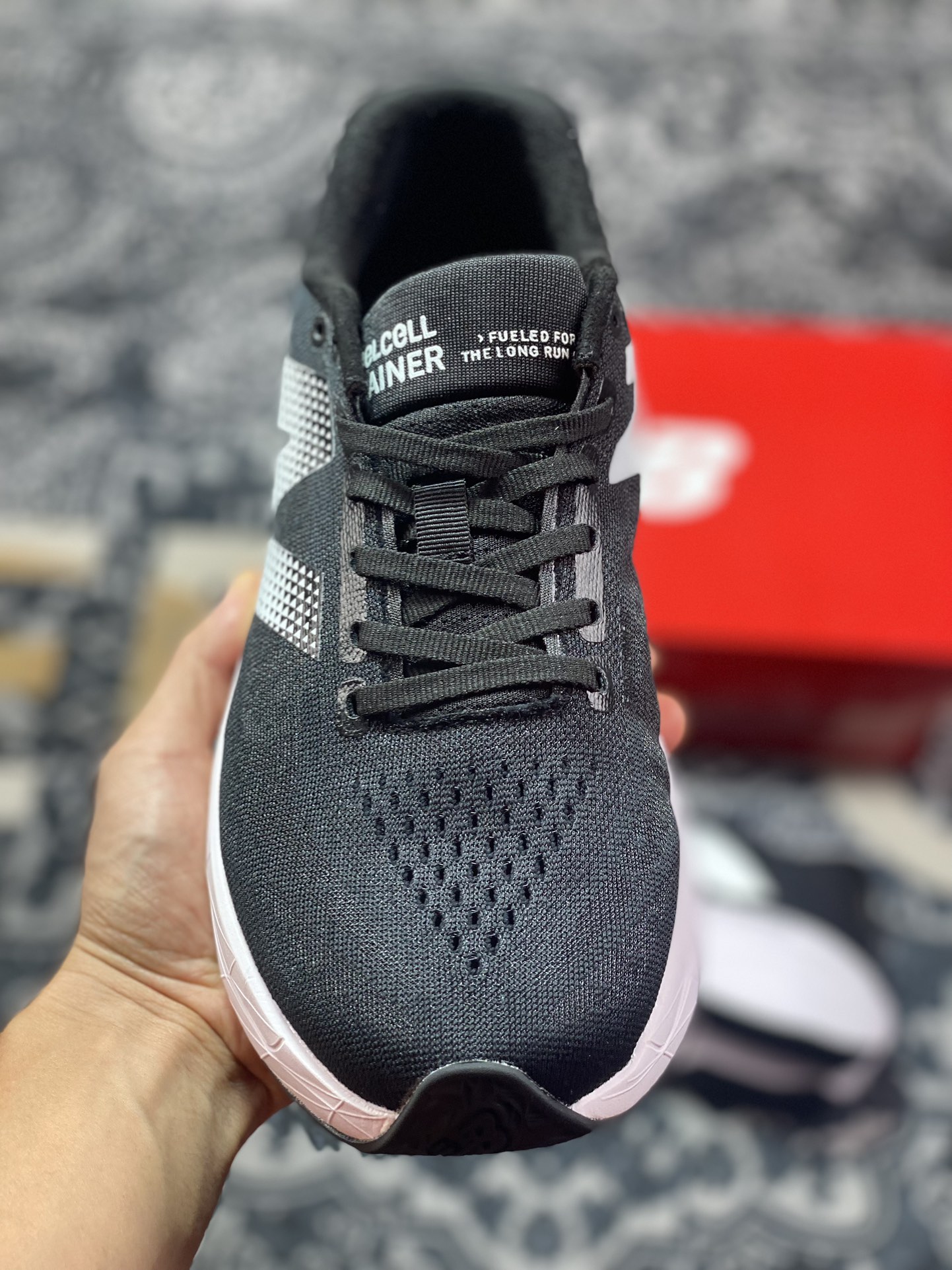 New Balance FuelCell SuperComp Trainer V3 康普训练V3系列低帮慢跑鞋“网纱黑白”MFCXLJ3