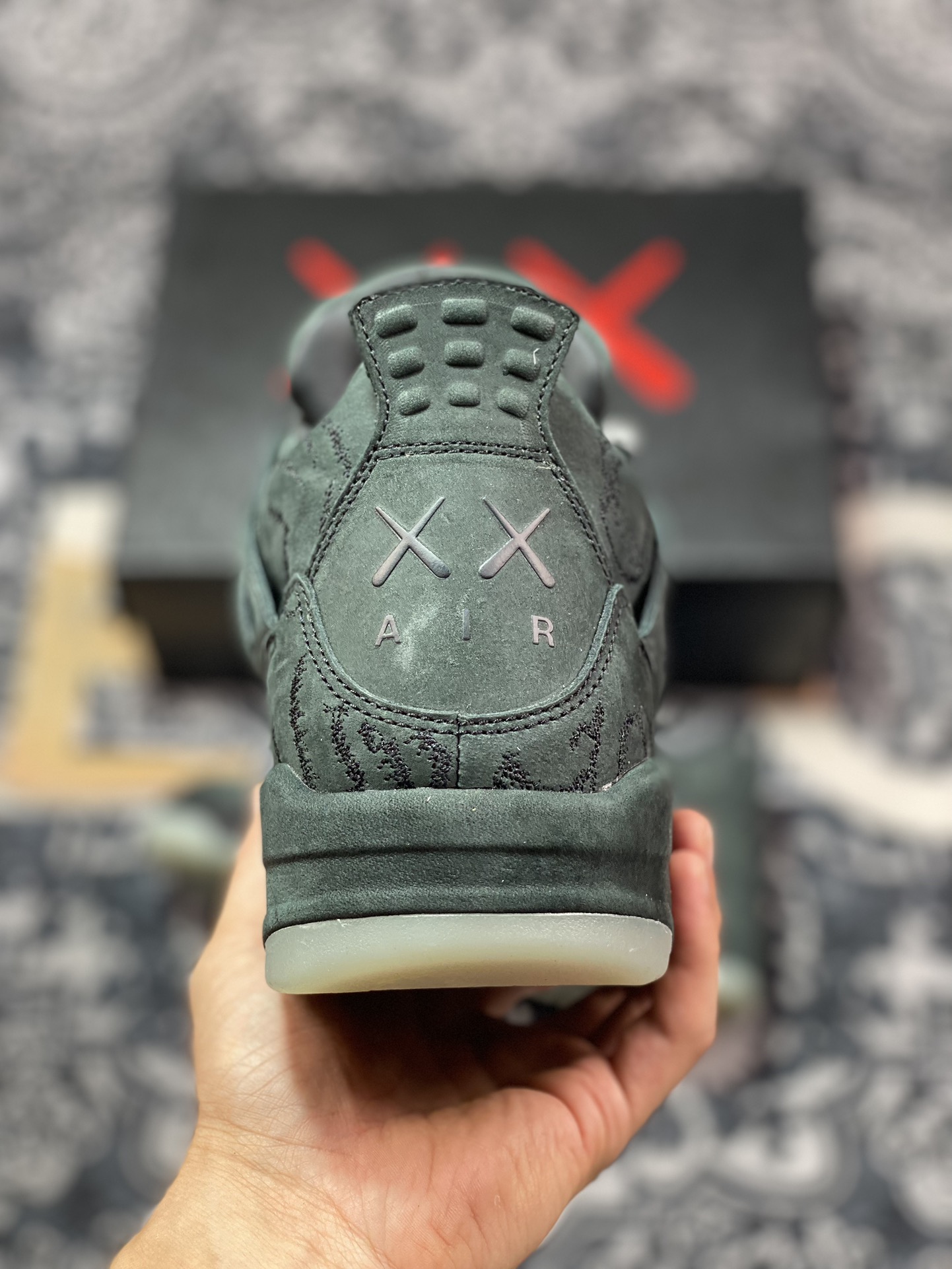 Kaws x Air Jordan 4 AJ4乔4 限量联名 黑麂皮 930155-001 男子文化篮球鞋