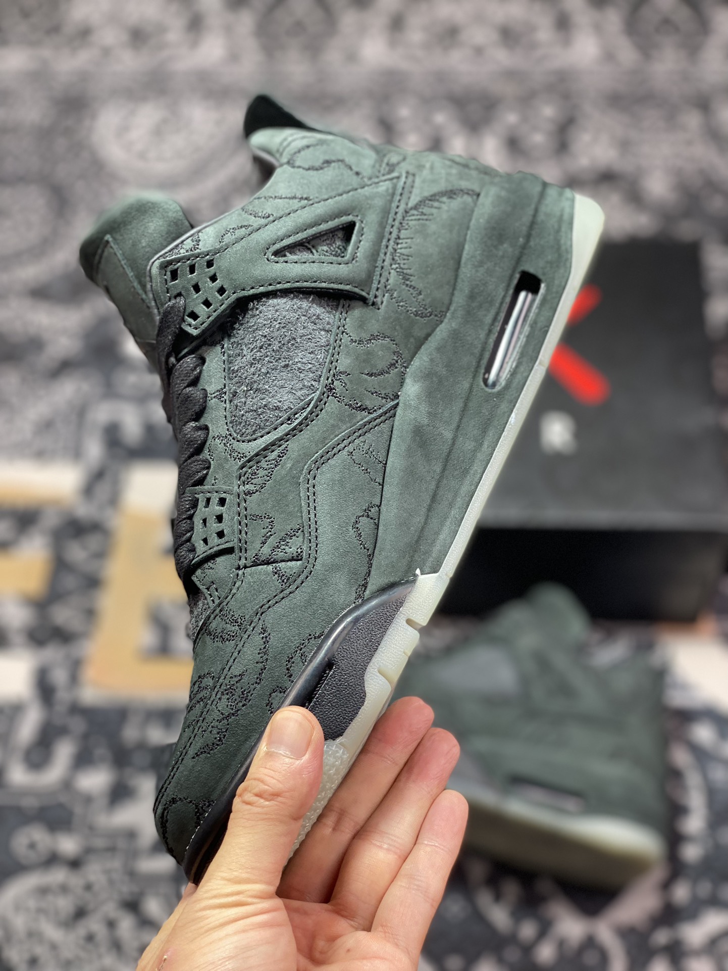 Kaws x Air Jordan 4 AJ4乔4 限量联名 黑麂皮 930155-001 男子文化篮球鞋