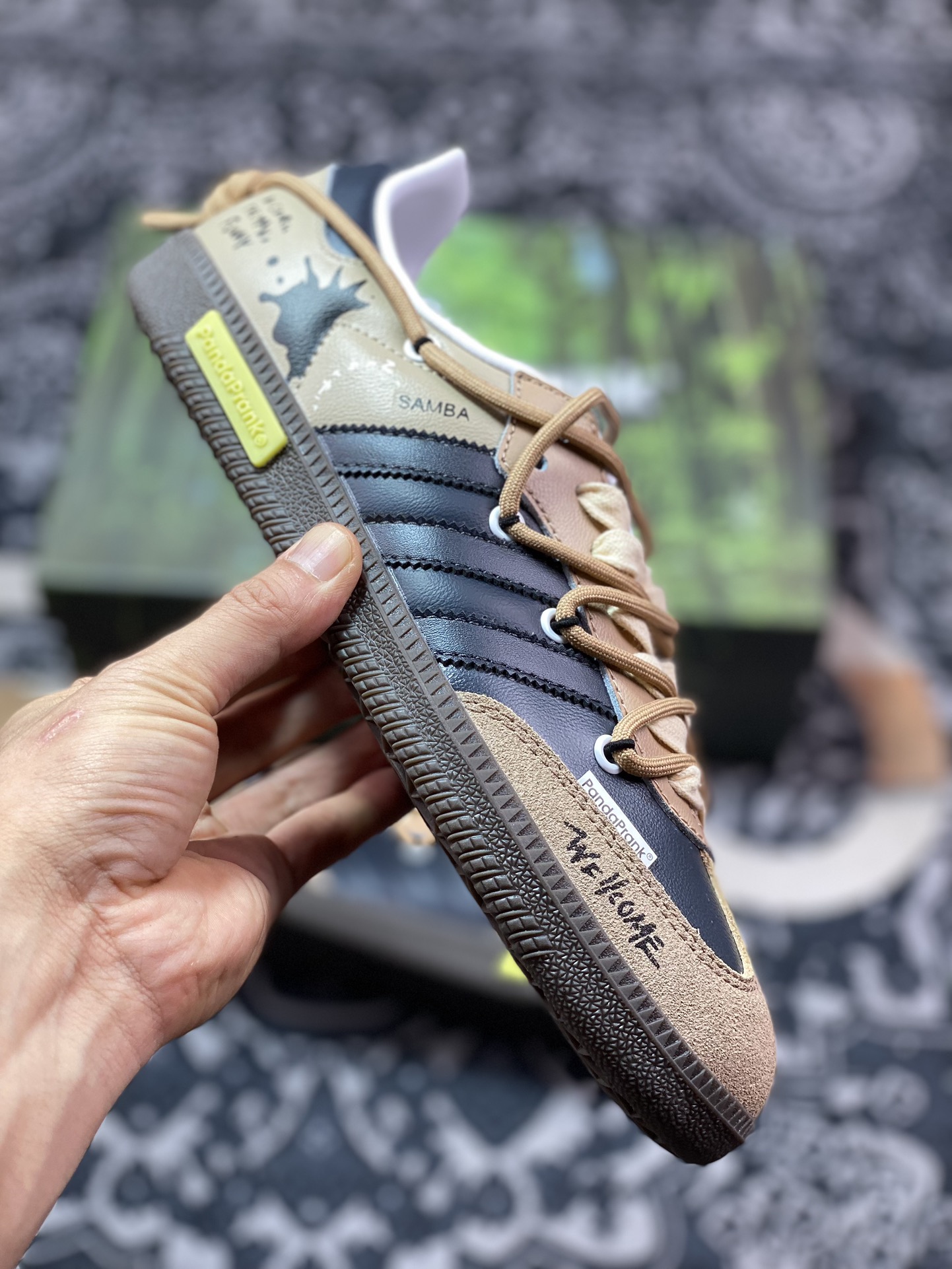 0 三叶草Adidas Originals Samba OG 桑巴舞系列绅士运动板鞋“棕黑翻转滑板涂鸦”IG1025