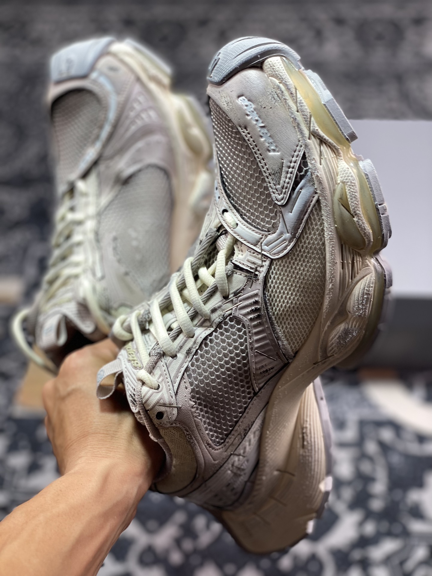 巴黎世家BALENCIAGA Stapler Low Sneakers 订书机系列14代低帮慢跑鞋“网织米灰做旧”803681 W3ST4 9191